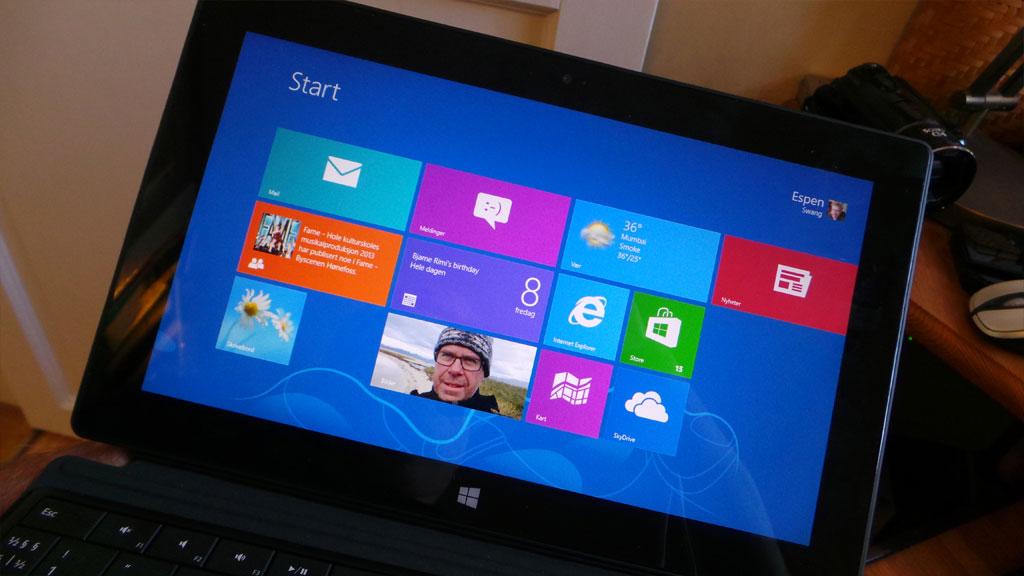 Grensesnittet er kliss likt det du får med Windows 8 pro, PC-utgaven av nettbrettet. Foto: Espen Irwing Swang, Amobil.no