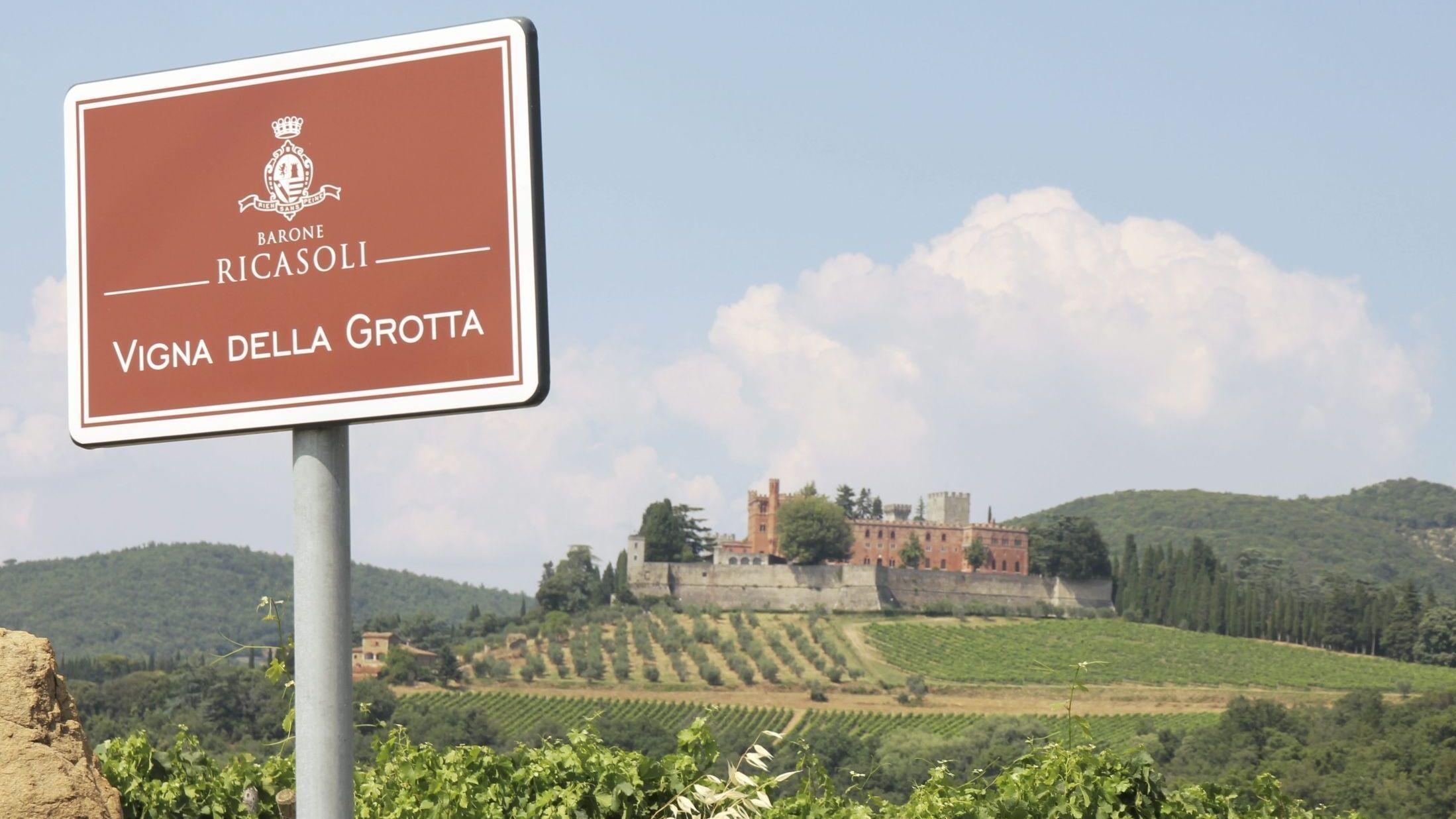 IDYLL: Gode viner og vakker natur i Toscana - her ser vi Castello di Brolio i Chianti. Foto: Geir Salvesen.