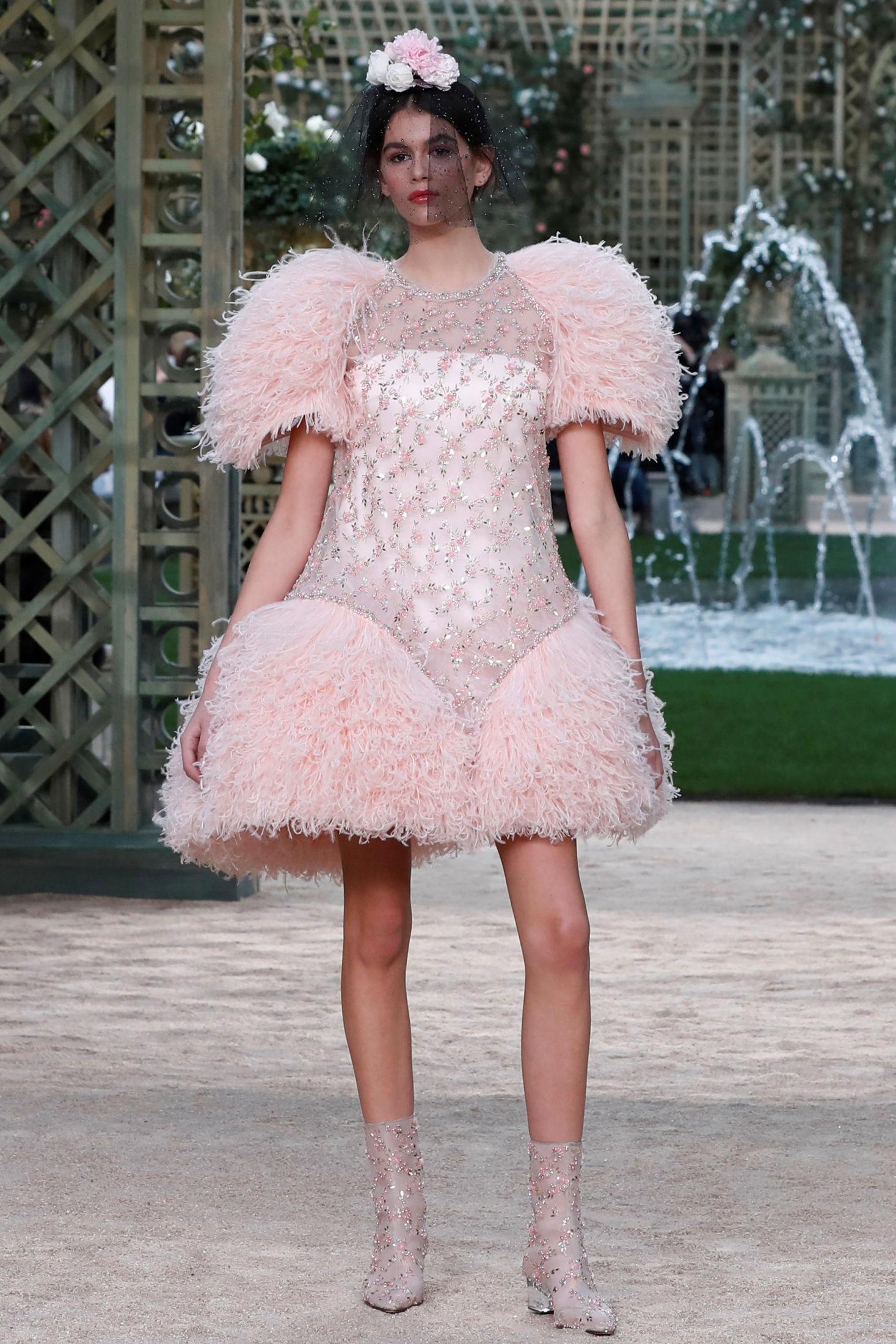 EKSKLUSIVT: Chanels couture-klær er noen av de mest eksklusive i bransjen. Foto: Reuters.