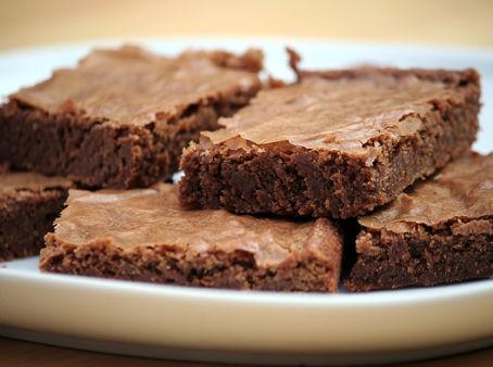 Det er enkelt å få plass til et stykke brownies etter middagen, selv om man egentlig har spist seg altfor mett allerede.