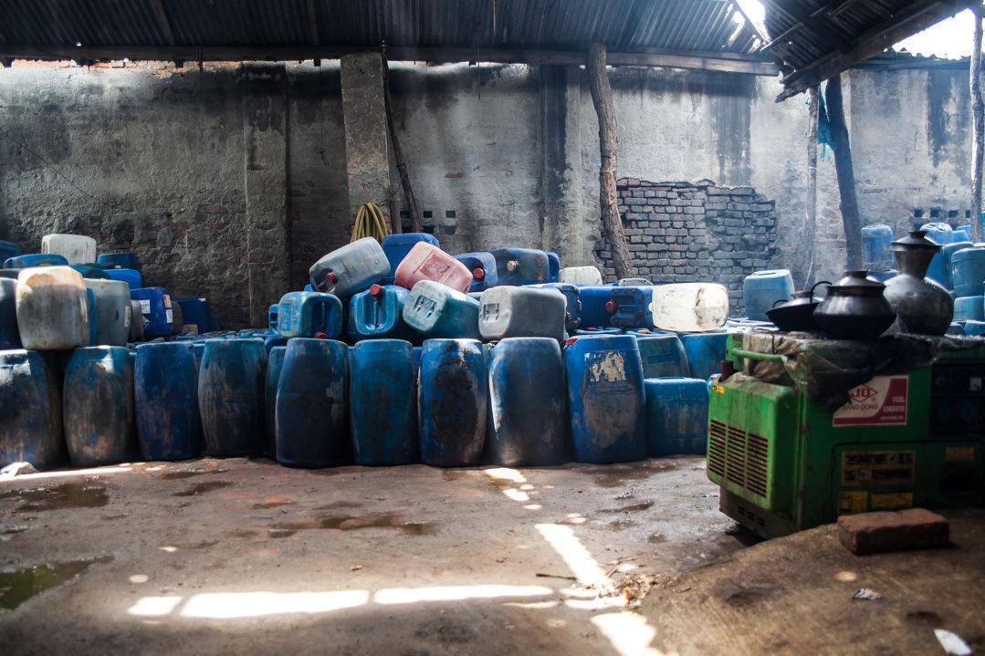 HELSEFARLIG: Arbeidere som jobber ved garveriene kan daglig bli utsatt for krom og andre farlige kjemikalier, ifølge rapporten til Framtiden i våre hender. Bildet er tatt ved et garveri i Bangladesh.
Foto: HEATHER STILWELL
