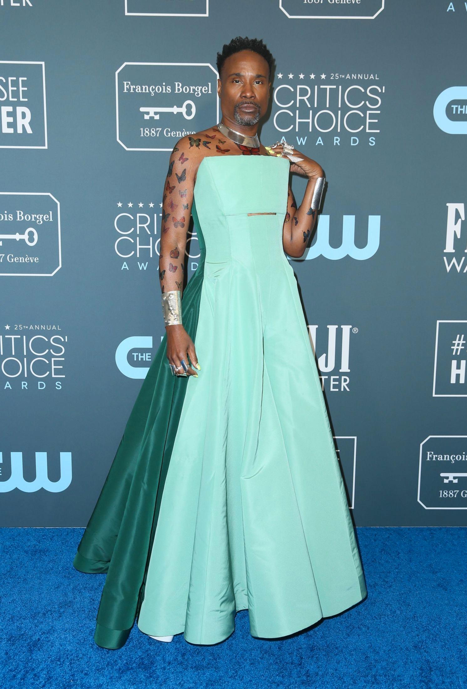 SPESIELL BETYDNING: Billy Porter i grønn kjole og sommerfugltatoveringer på Critics' Choice Awards 2020. Foto: Danny Moloshok/Reuters.