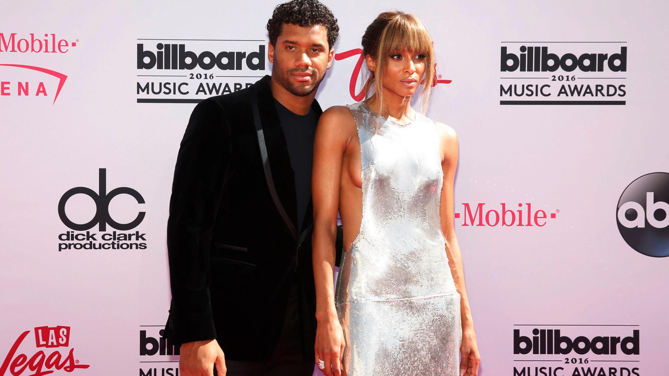 Fikk sitt Ja: Ciara og Russel Wilson ble mann og kone 6.juli. Her er de to sammen på Billboard Music Awards tidligere i år. Foto: Scanpix