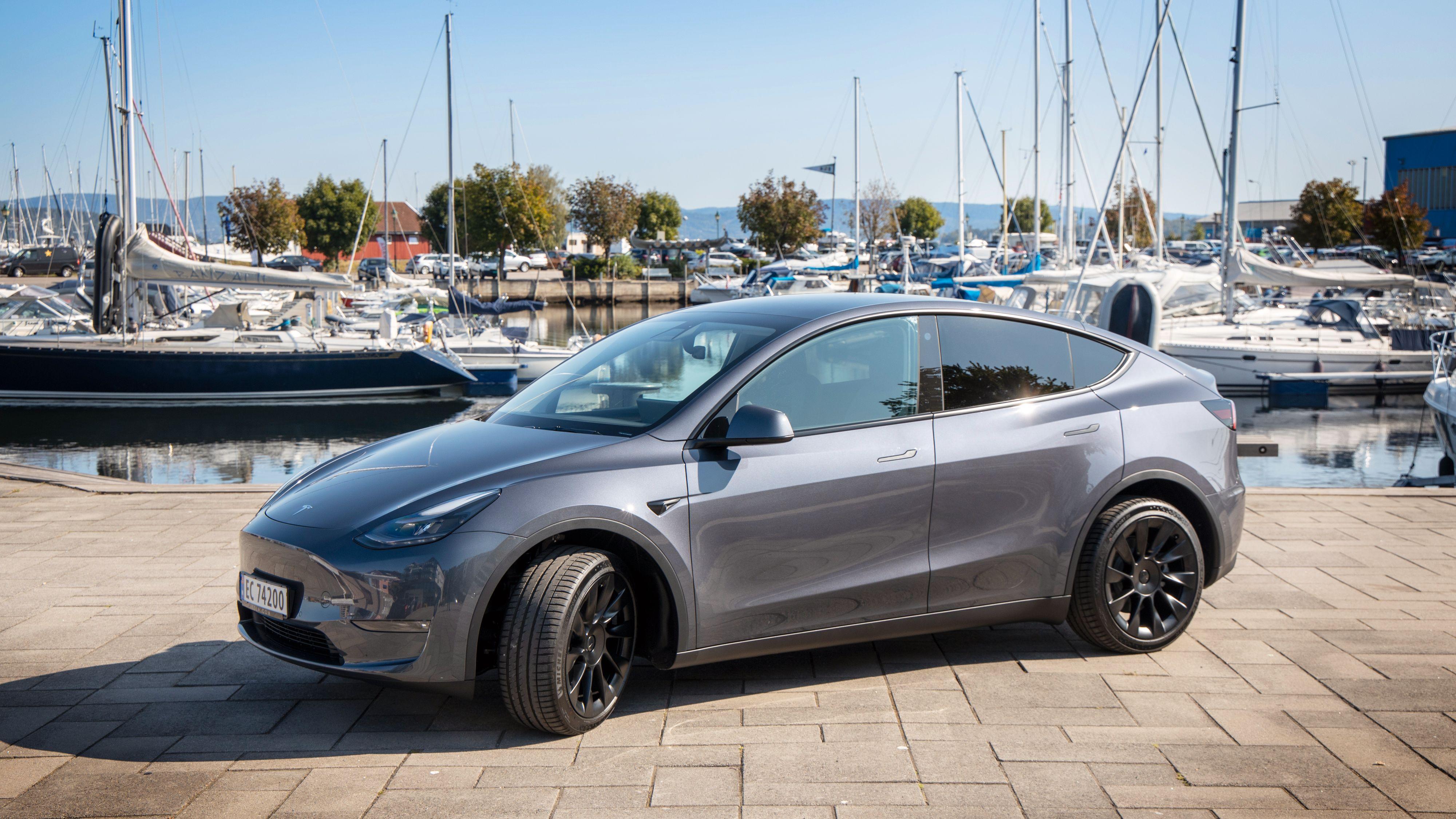 Model Y, Teslas hittil nyeste bil, har fått noe høyere oppgitt rekkevidde.