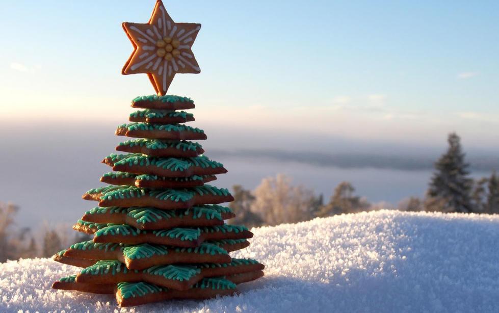 DEKORASJON ELLER GAVE: Dette treet er klart til å pynte opp på kakebordet eller bli overlevert som en hyggelig julehilsen! Foto: Borrow my eyes
