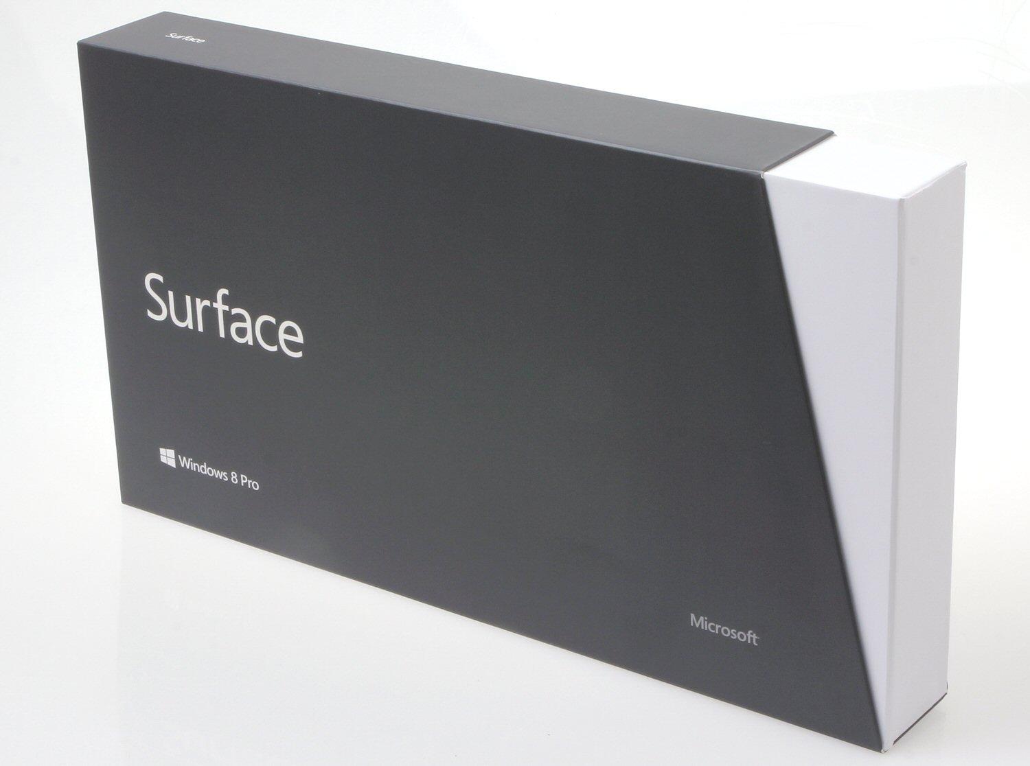 Microsoft Surface Pro kommer i en ikke ueffen eske i grått og hvitt.Foto: Vegar Jansen, Hardware.no
