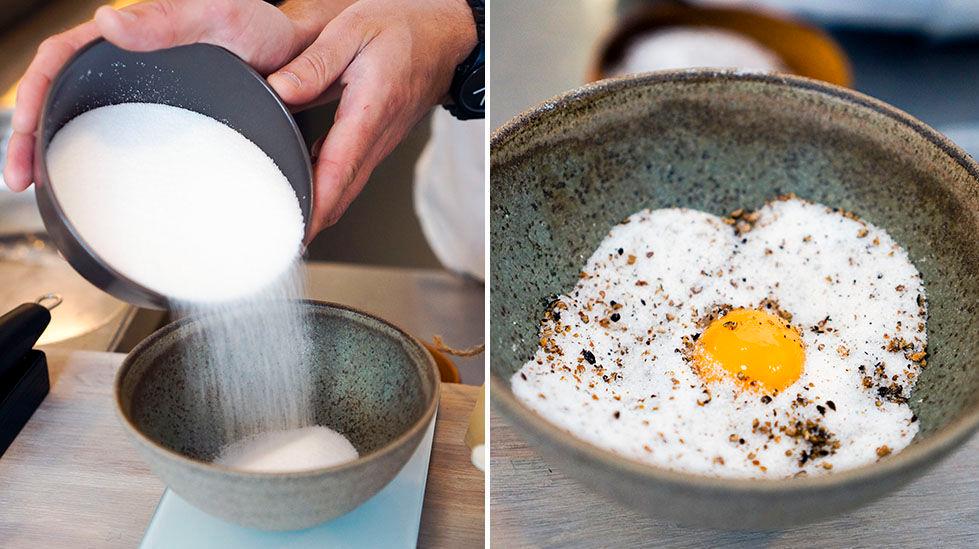 SMAK: Du kan tilsette krydre og variere salt- og sukkermengden alt ettersom du ønsker å lage gravet eggeplomme til en middagsrett eller en dessert. Foto: Maria Tveiten Helgeby/VG