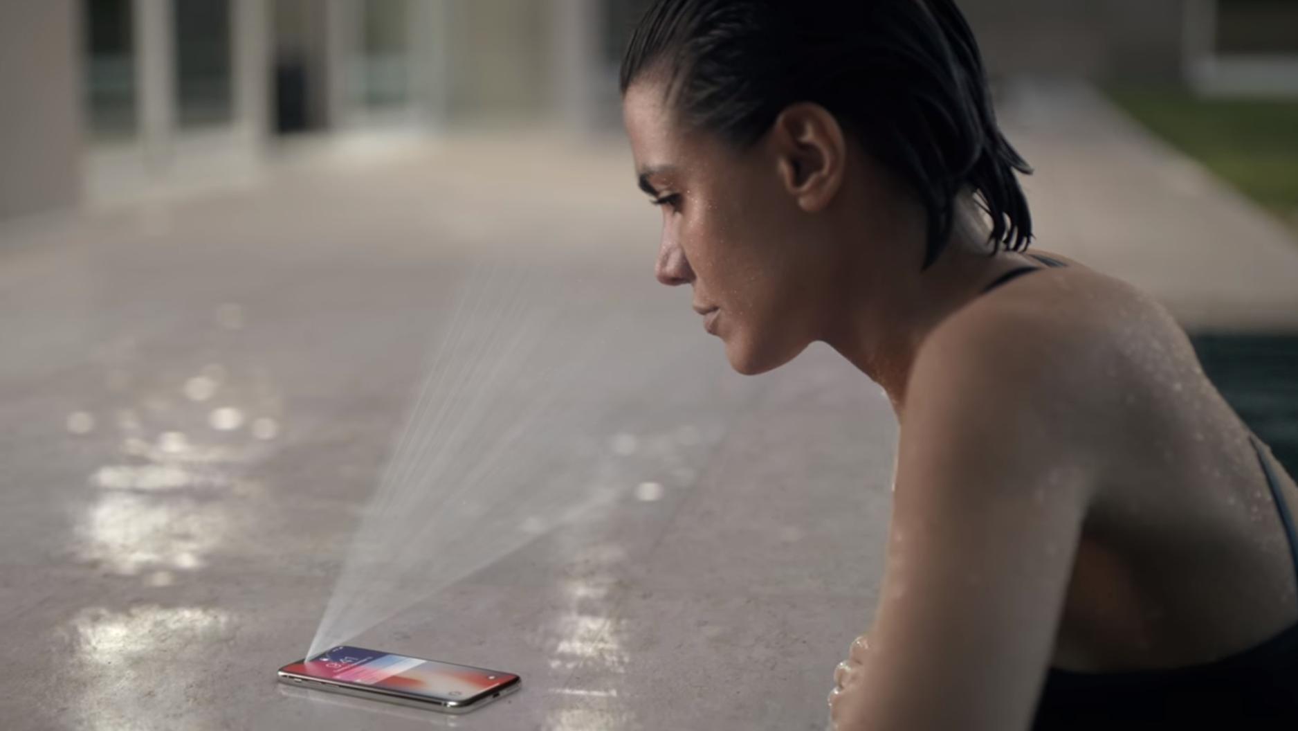 Apple bedyrer at Face ID er trygt, men amerikanske myndigheter er skeptiske. Bildet er hentet fra reklamefilmen til iPhone X.