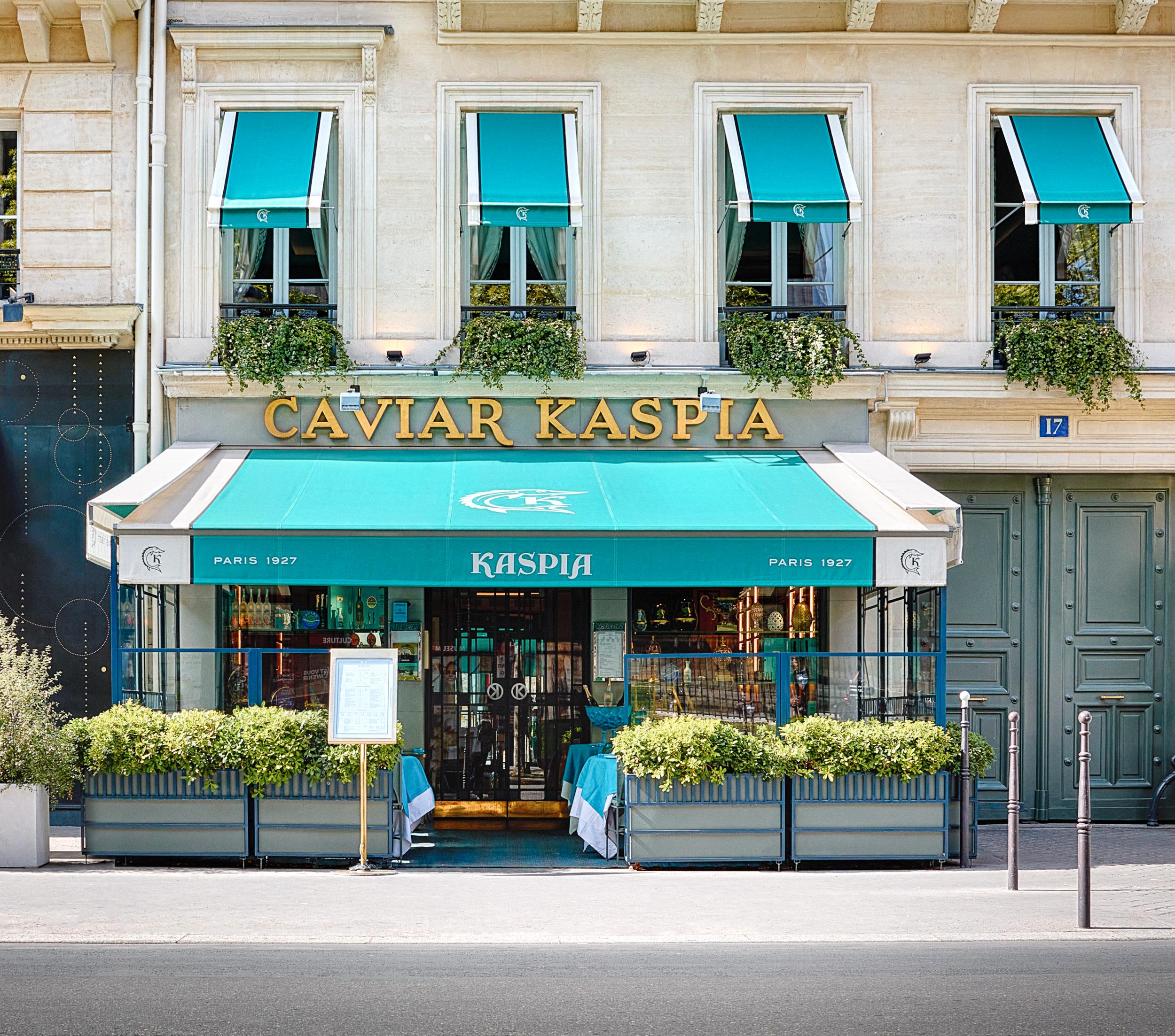Paris-restauranten har vært en institusjon i byen i snart 100 år. I et lokale ved siden av ligger restauranten Maison de la Truffe, som MacChron-paret kjøpte i 2007.