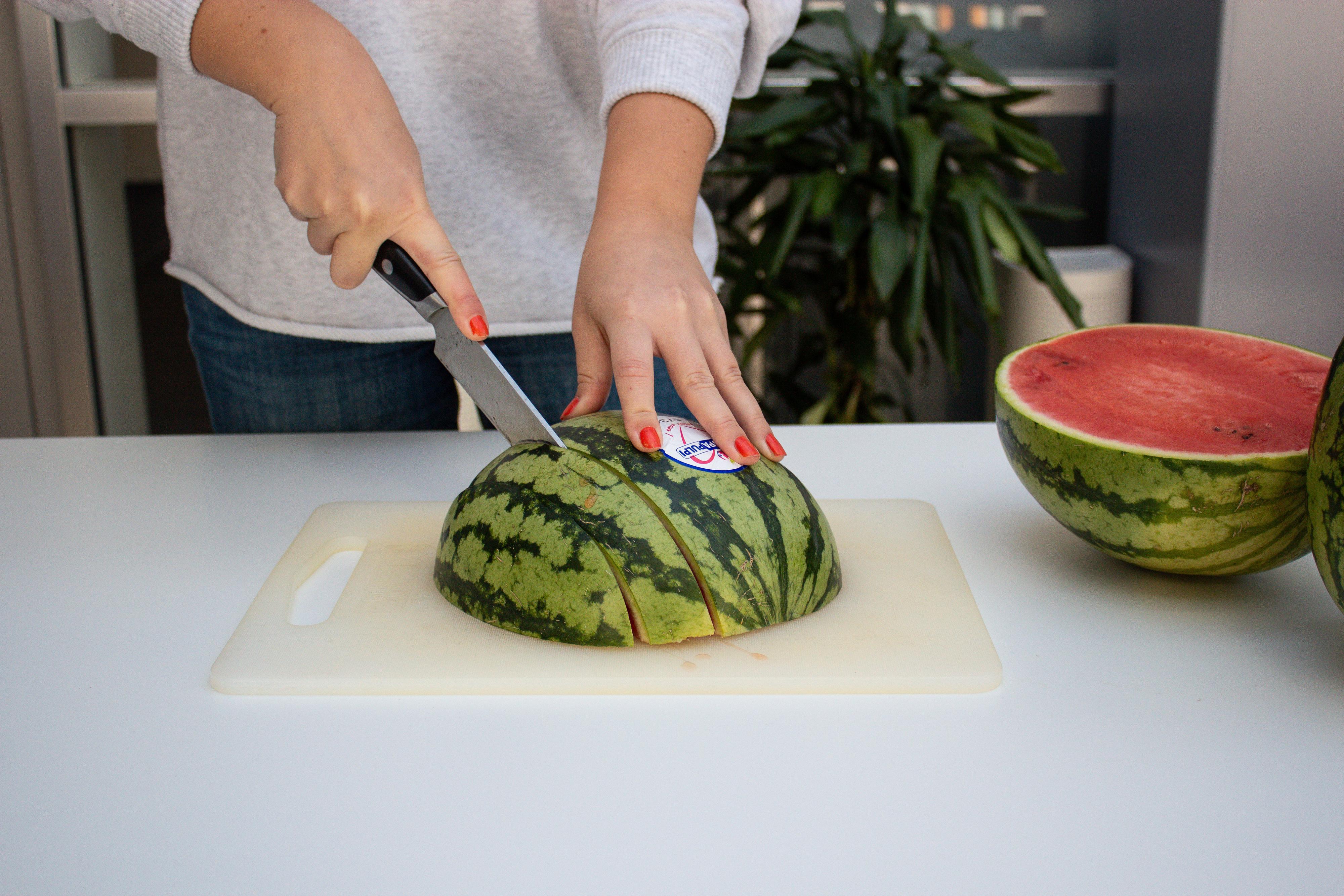 SKYLL: La oss håpe denne vannmelonen var vasket før den ble delt opp.
