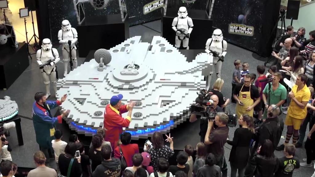 Her hyller de Star Wars med 250 000 legoklosser
