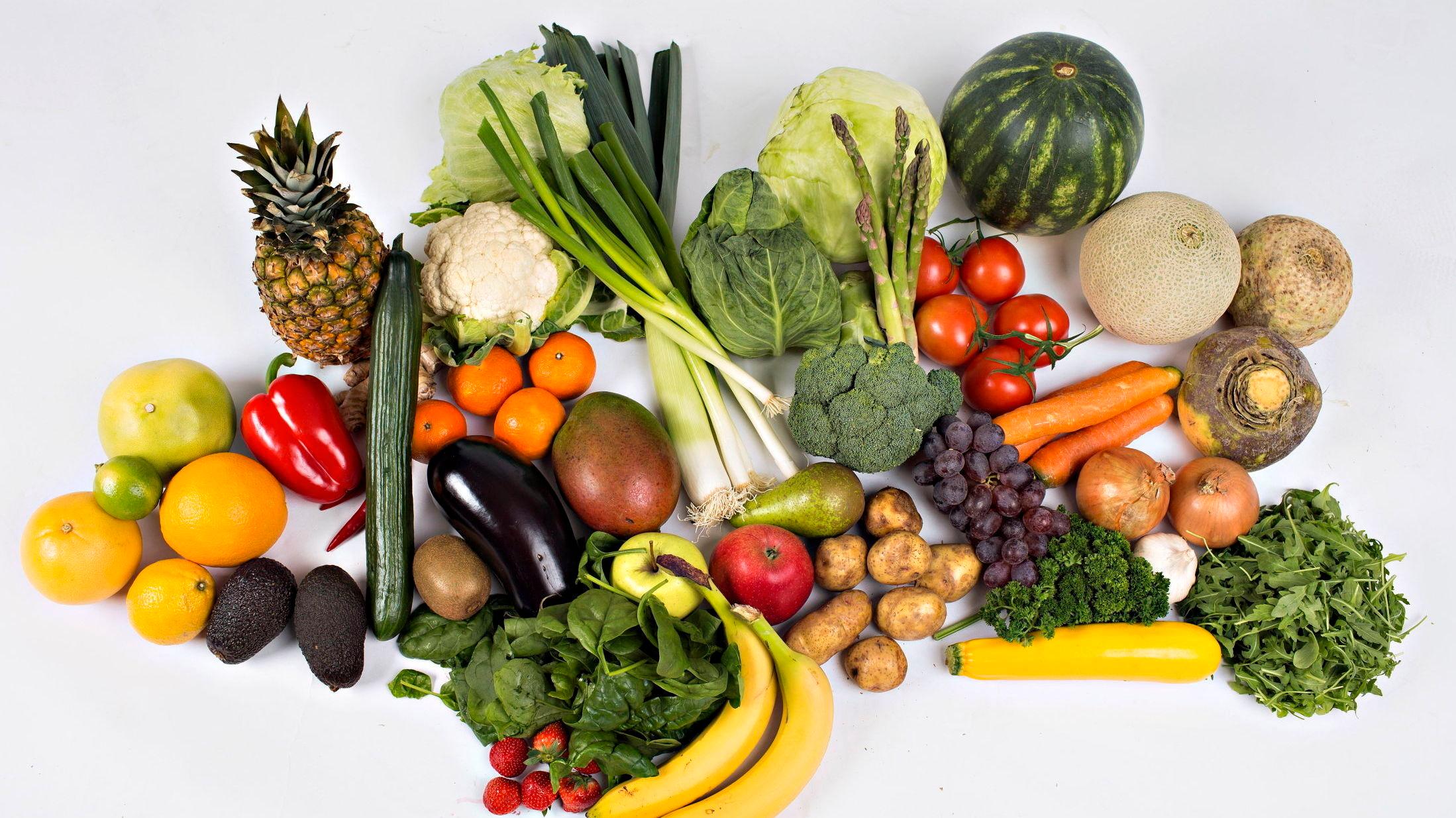 GODT MED GRØNT: Oppbevarer du frukt og grønt på riktig måte, kan du regne med at de holder lenger. Foto: Fredrik Solstad/VG