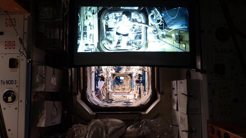 Gjett hvilken film astronautene innviet den nye HD-projektoren med