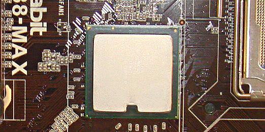 Intel X38 i avkledd form - uten kjøler