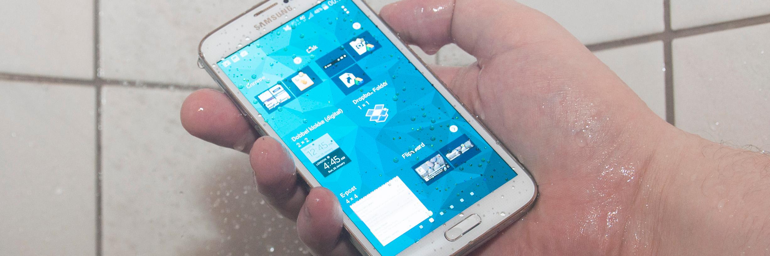 Du kan ta med Galaxy S5 i dusjen uten at det byr på problemer.Foto: Finn Jarle Kvalheim, Amobil.no
