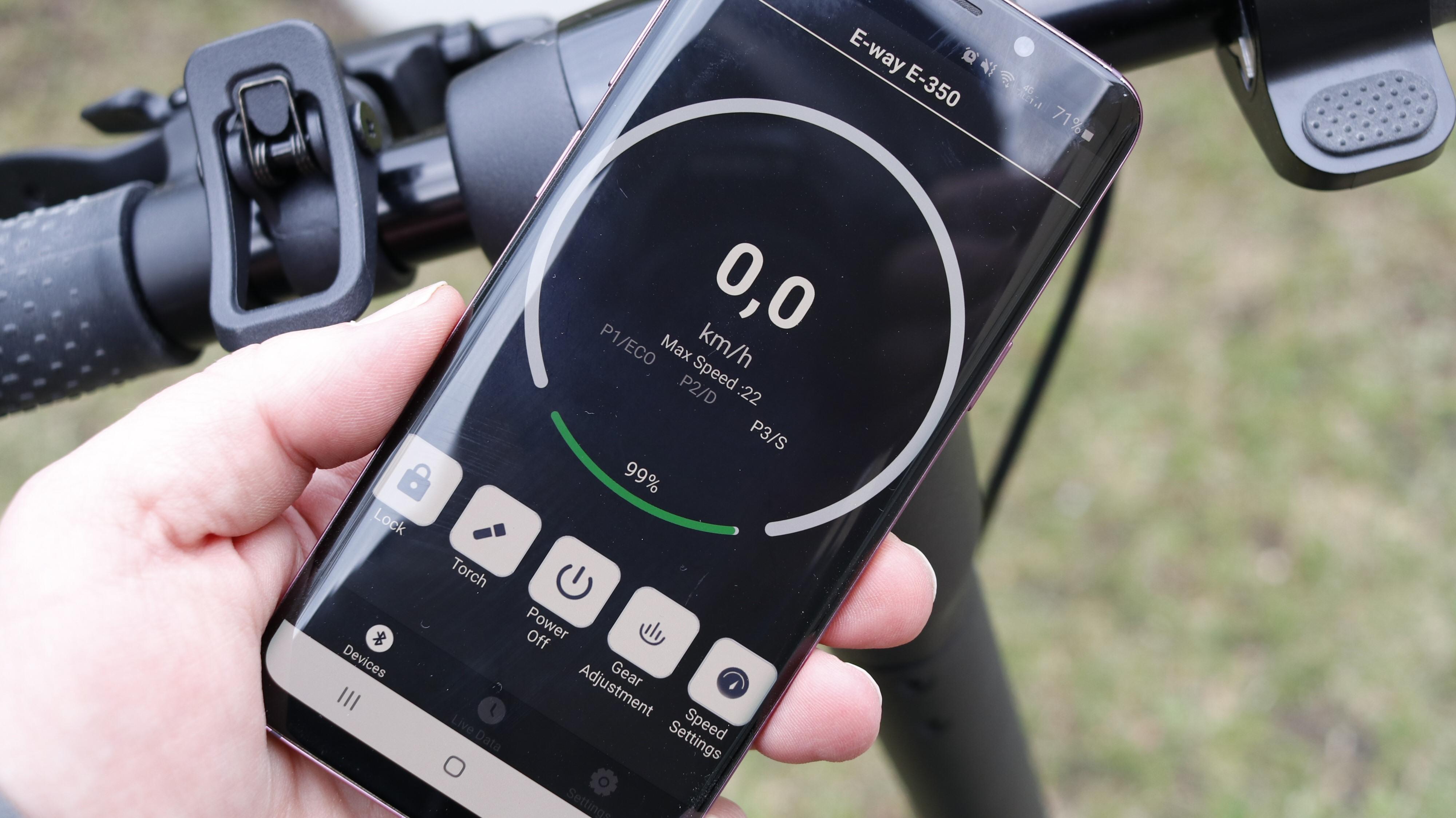 E-Way-sparkesyklene har en app som til en viss grad gjør det mulig å justere visse kjøreegenskaper.