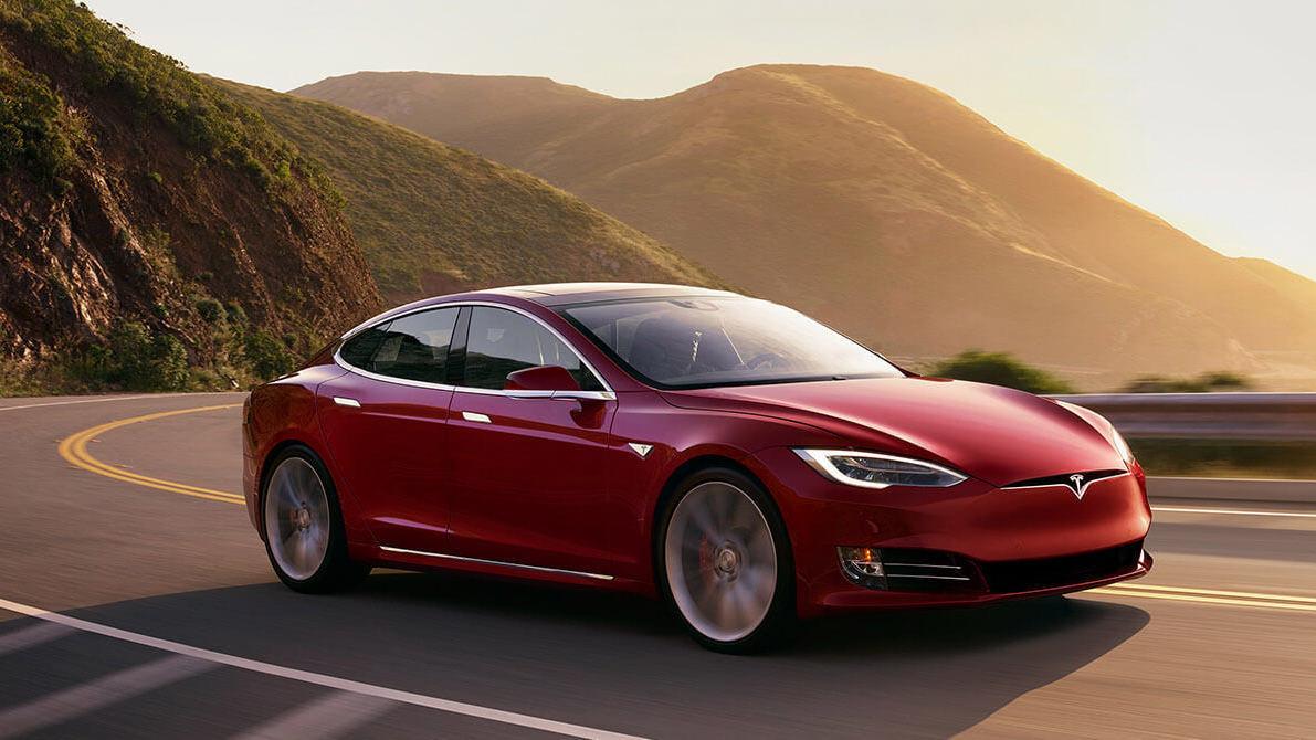 Fortsatt mulig å kjøpe rimelige Tesla-modeller