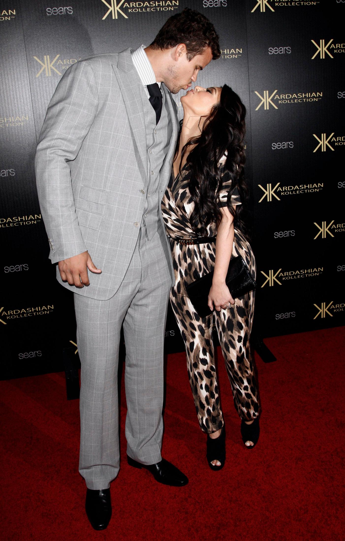 KYSS: Kim Kardashian West sammen med Kris Humphries i New York i 2011. Foto: Matt Sayles/AP