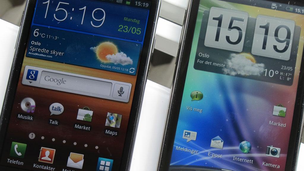 Galaxy S II (til venstre) har nok litt bedre skjerm enn HTC Sensation, selv om oppløsningen er lavere.