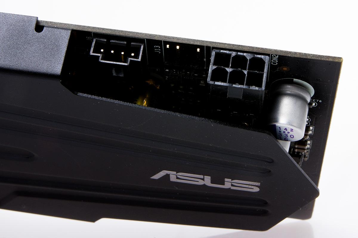 Årets rareste? Lydkortet trekker strøm fra en PCIe-kontakt så vel som fra hovedkortet.Foto: Varg Aamo, hardware.no