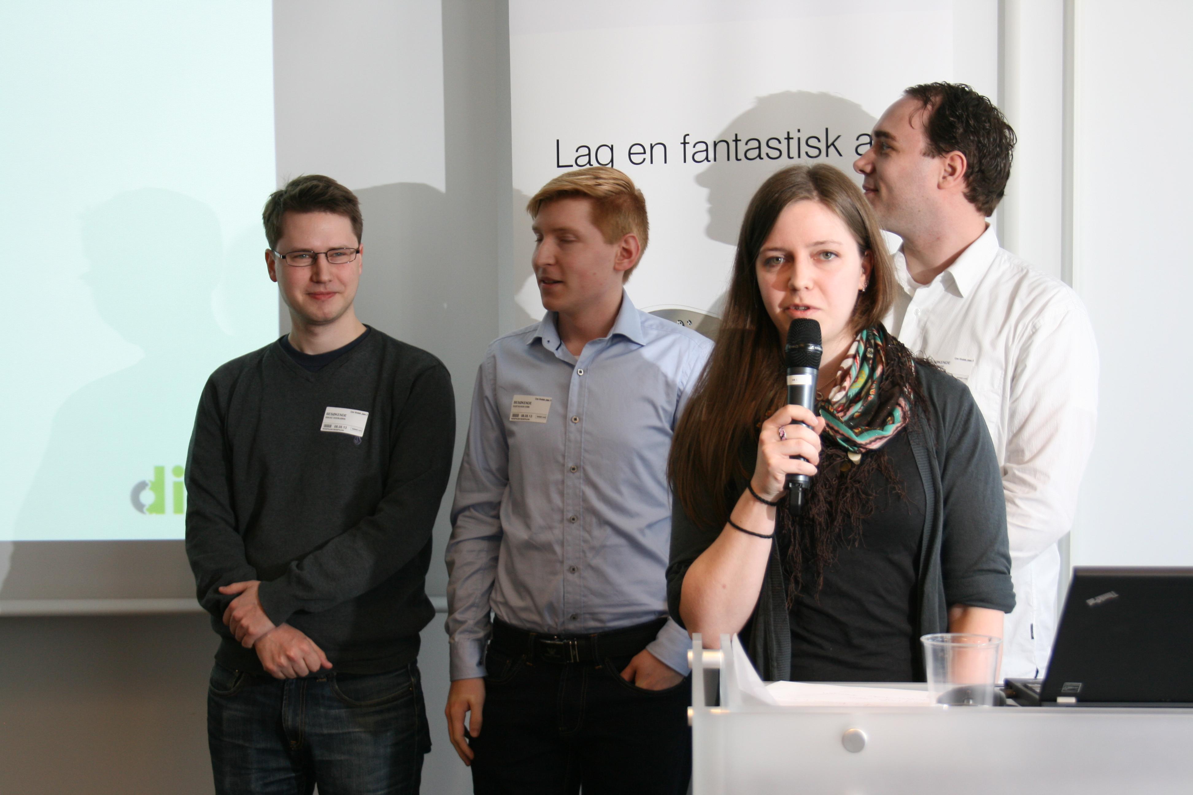 Tedd Hansen, Ingrid Elisabeth Moen, Erik Chrisander Gustavsen og Oddbjørn Undseth Bakke vant i klassen beste app - lag. Foto: Mobilen.no