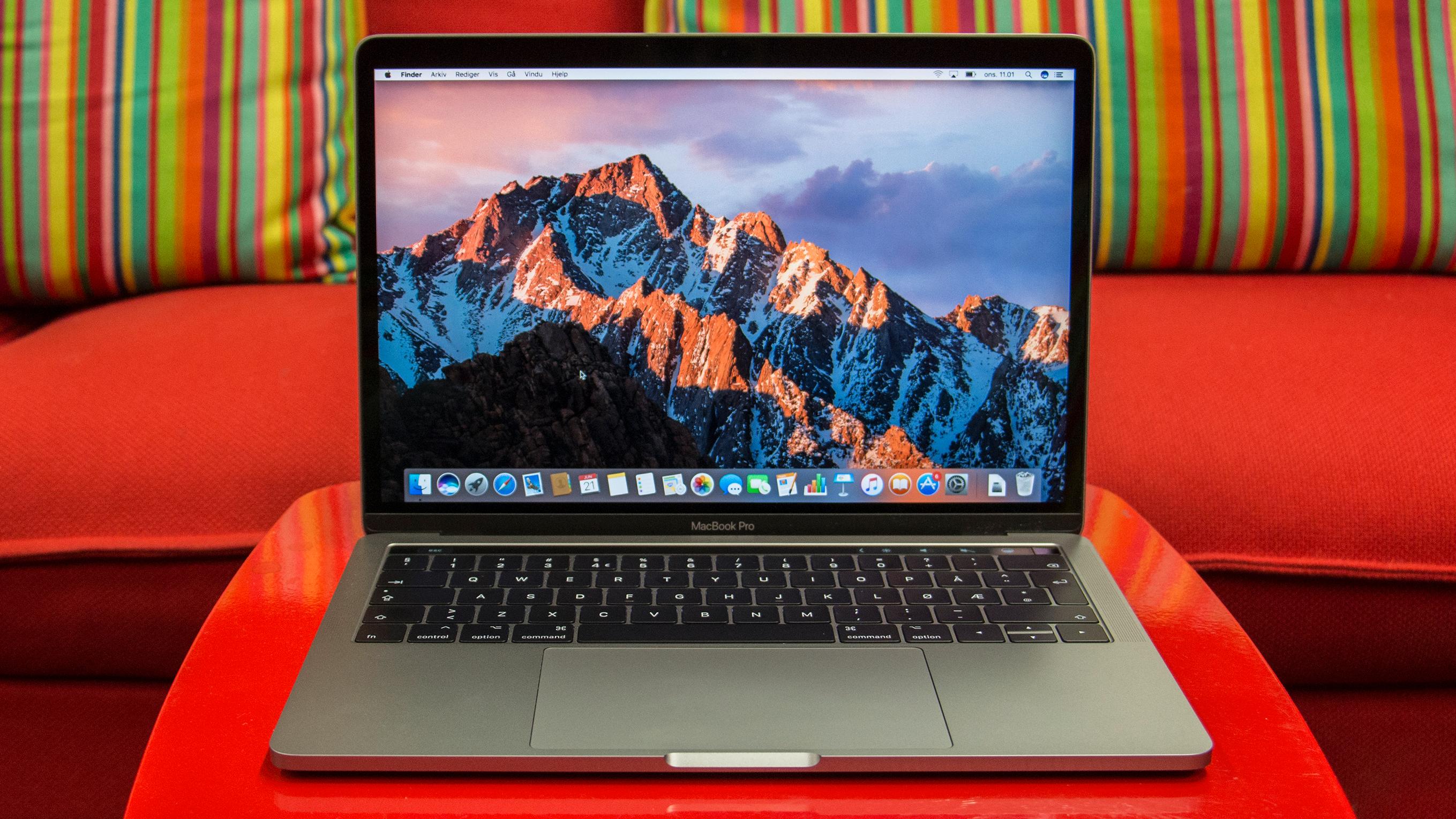 Den kraftigste MacBook Pro byr på langt høyere grafikkytelse og noe høyere prosessorytelse enn basismodellen.