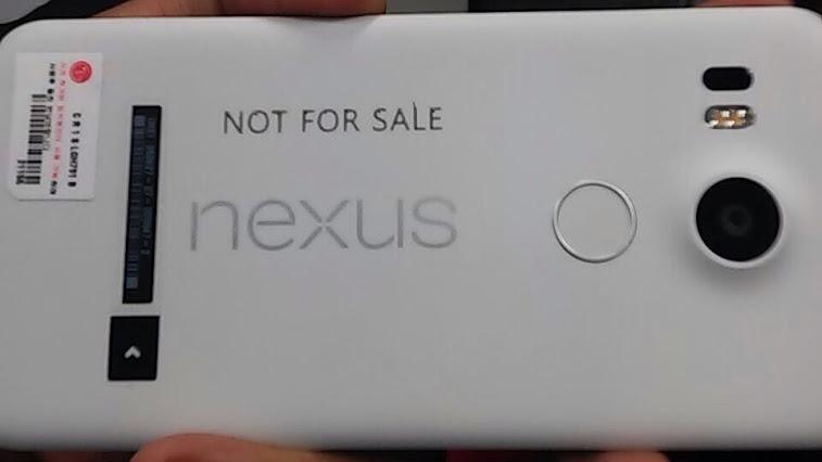 Også LGs Nexus-variant har en strategisk plassert ring på baksiden. Foto: Inno Yudha