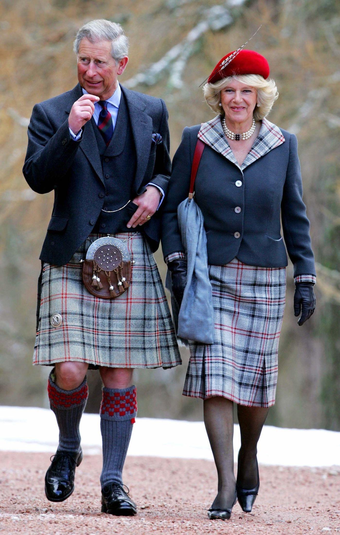 LIKER KILT: Prins Charles sammen med sin kone hertuginne Camilla i Skottland i 2006. Prinsen bruker ofte kilten til offisielle anledninger i Skottland. Foto: Gordon Jack/Reuters.