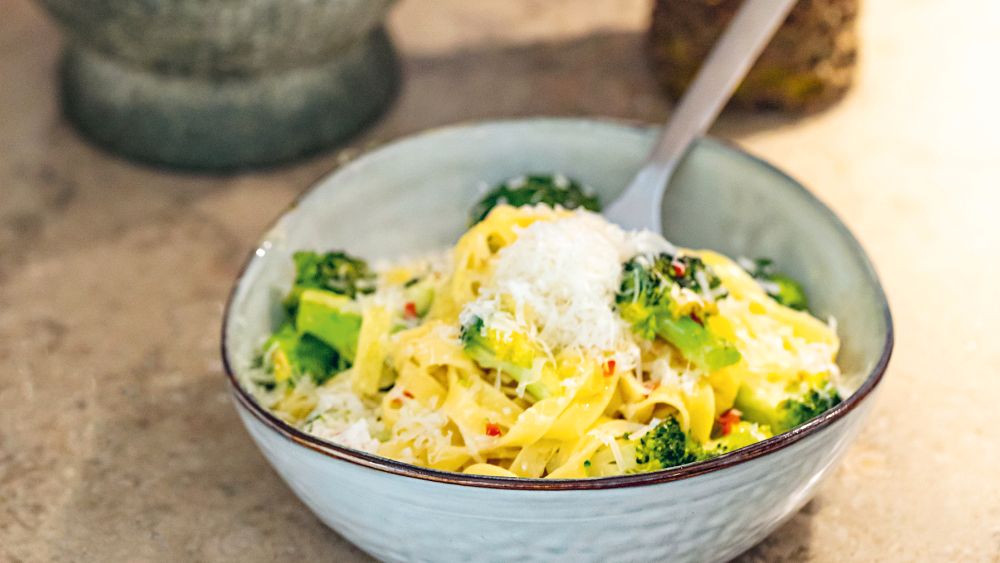 Linguini med broccoli och parmesan