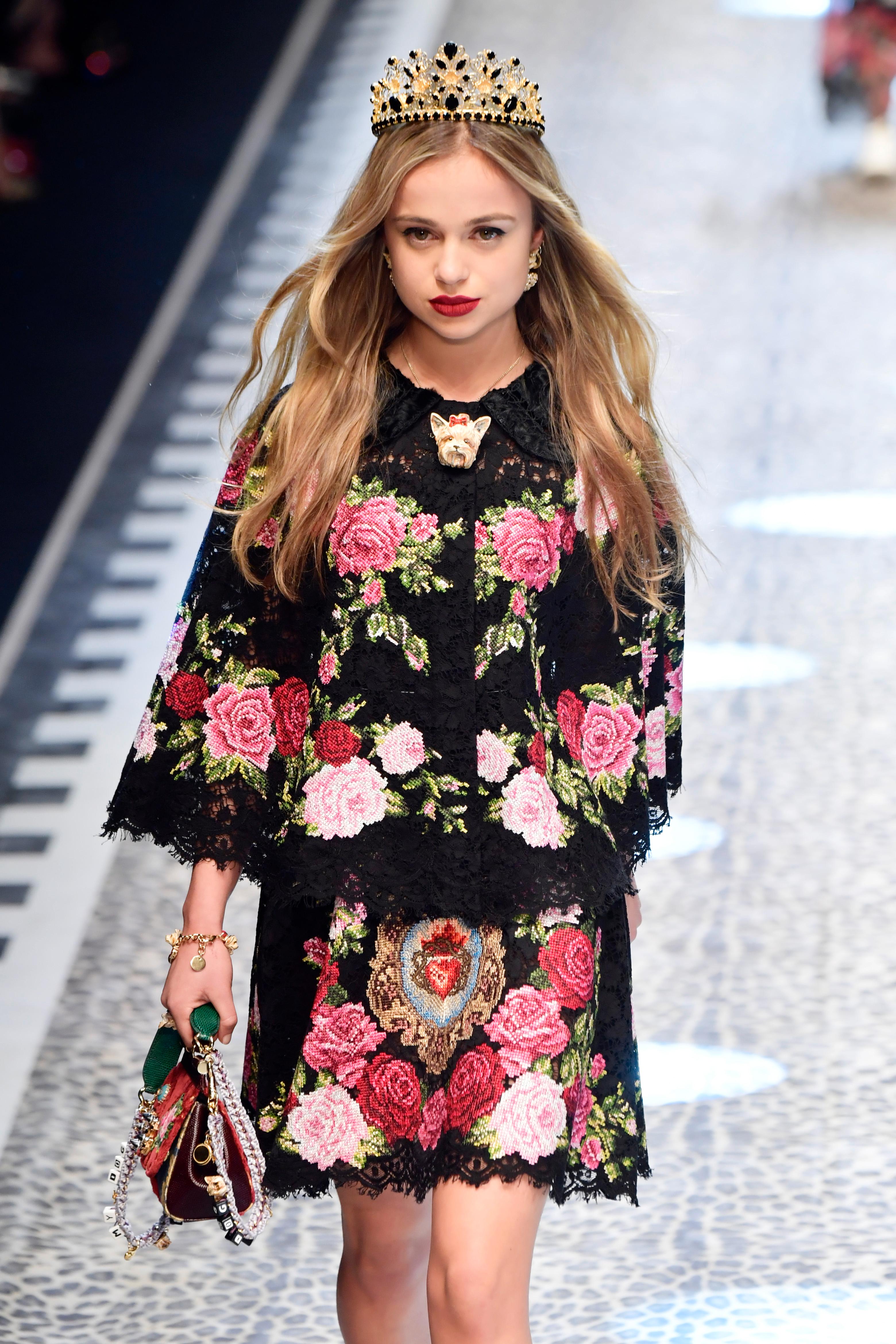DOLCE & GABBANA-VENN: Som Lady Kitty Spencer, er også Lady Amelia Windsor en modellfavoritt hos Dolce & Gabbana.