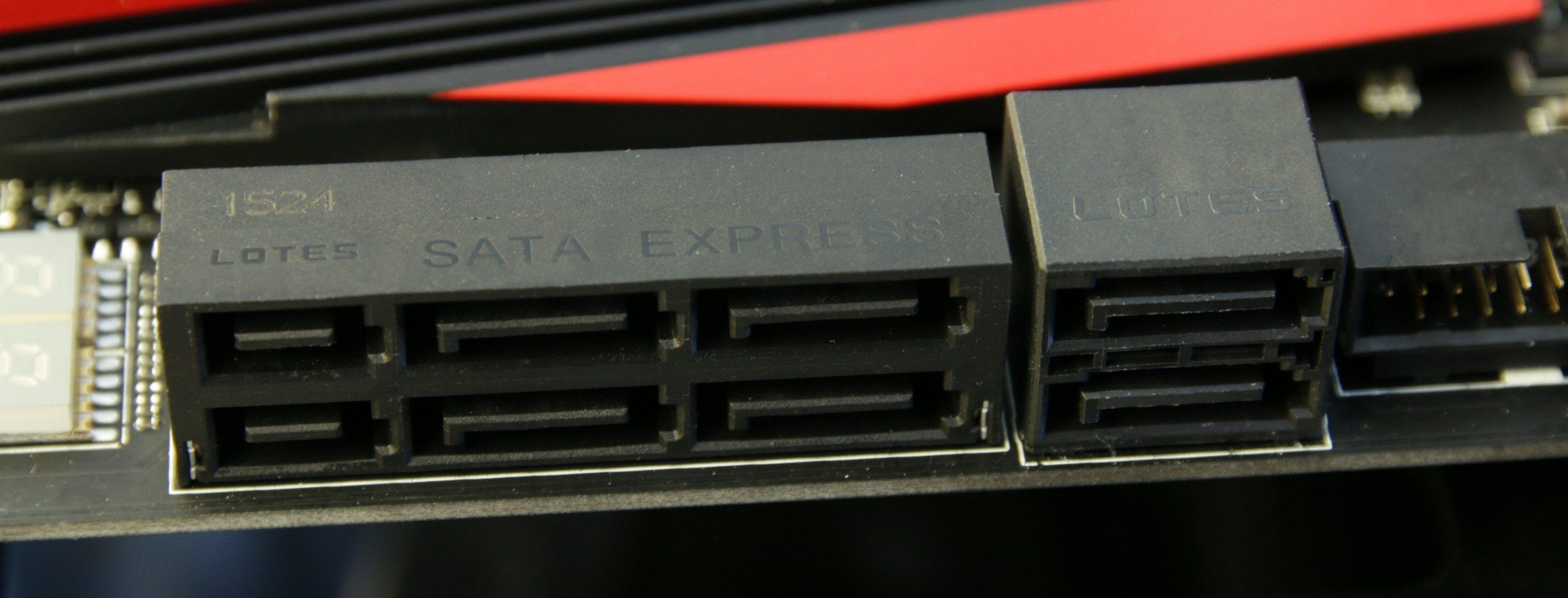 Mange nyere hovedkort er utstyrt med SATA Express. To tradisjonelle SATA-kontakter sitter til høyre. Foto: Vegar Jansen, Tek.no