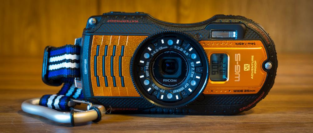Ricoh kaller sitt kamera «Adventure poof» i tillegg til være mye annet «proof». Foto: Kristoffer Møllevik, Tek.no