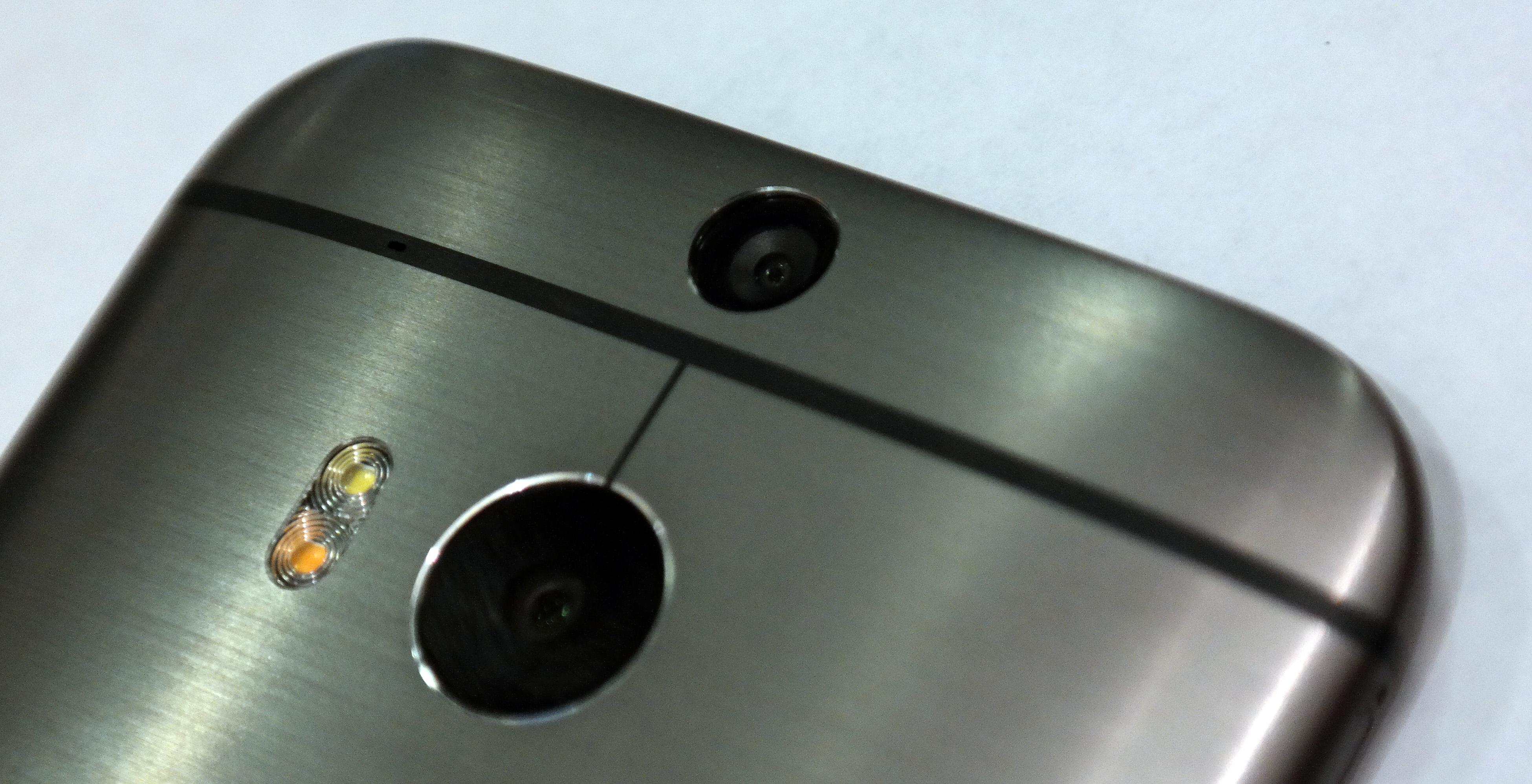 HTC One M8 har et nytt kamera. Men fremdeles er det bare på 4 megapiksler, der hver piksel kan ta inn 300 prosent mer lys enn pikslene på 16 megapikselkameraene kan.Foto: Espen Irwing Swang, Amobil.no