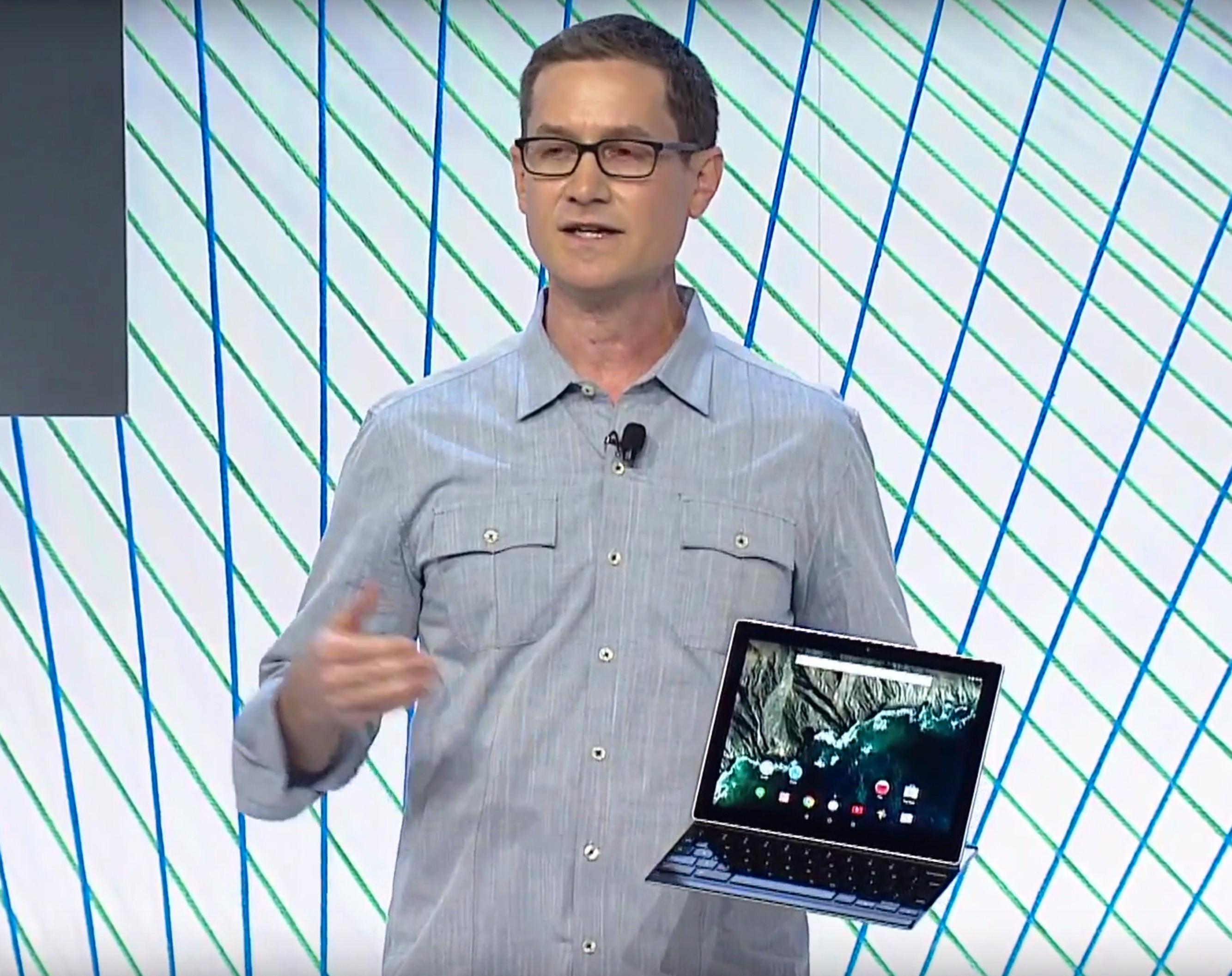 Googles produktsjef, Andrew Bowers, presenterer Pixel C. Foto: Google/skjermdump