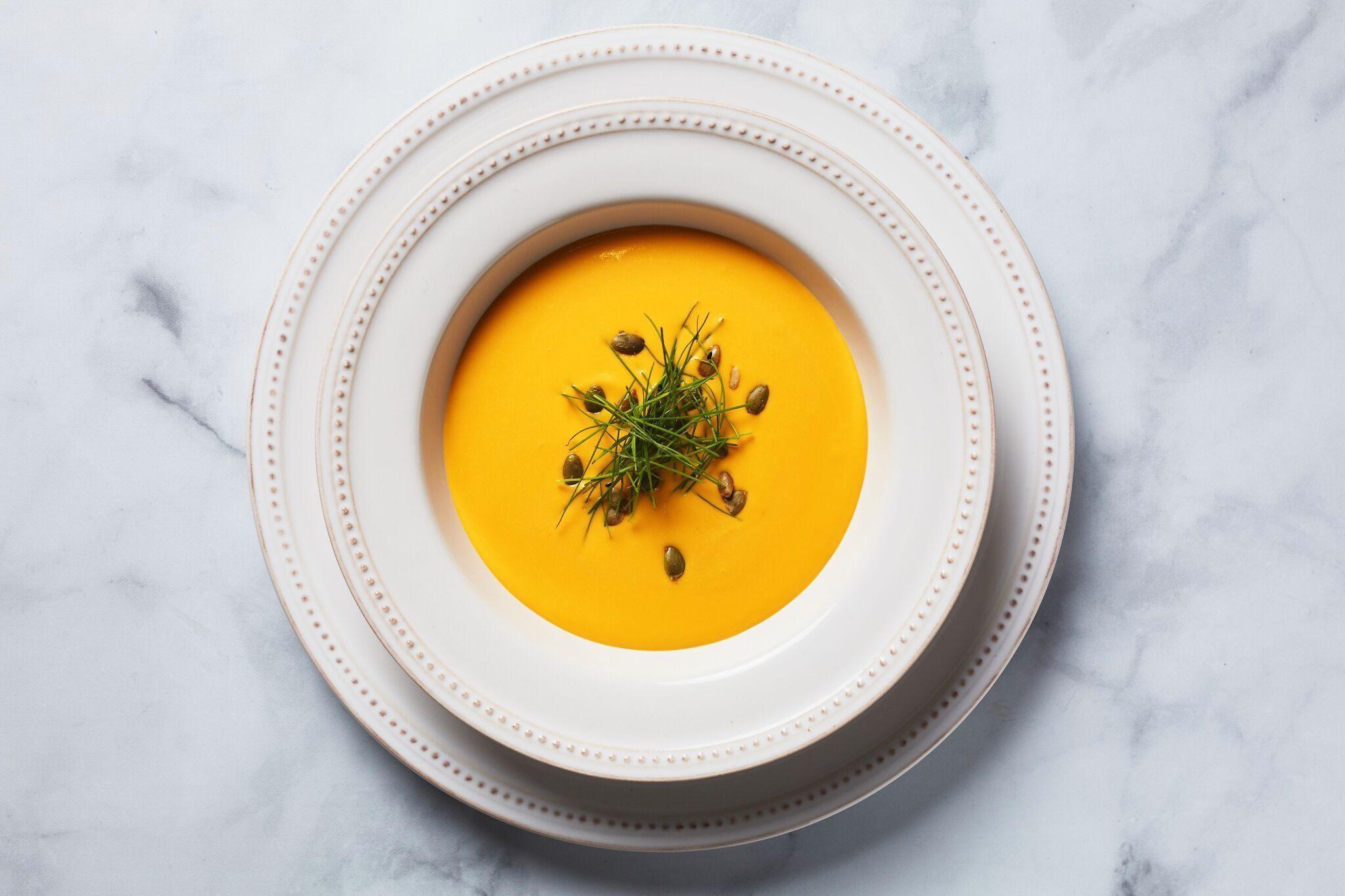 FORRETT: Vichyssoise er en tykk franskinspirert suppe basert på poteter og løk, og serveres tradisjonelt kald. Foto: Golden Globe