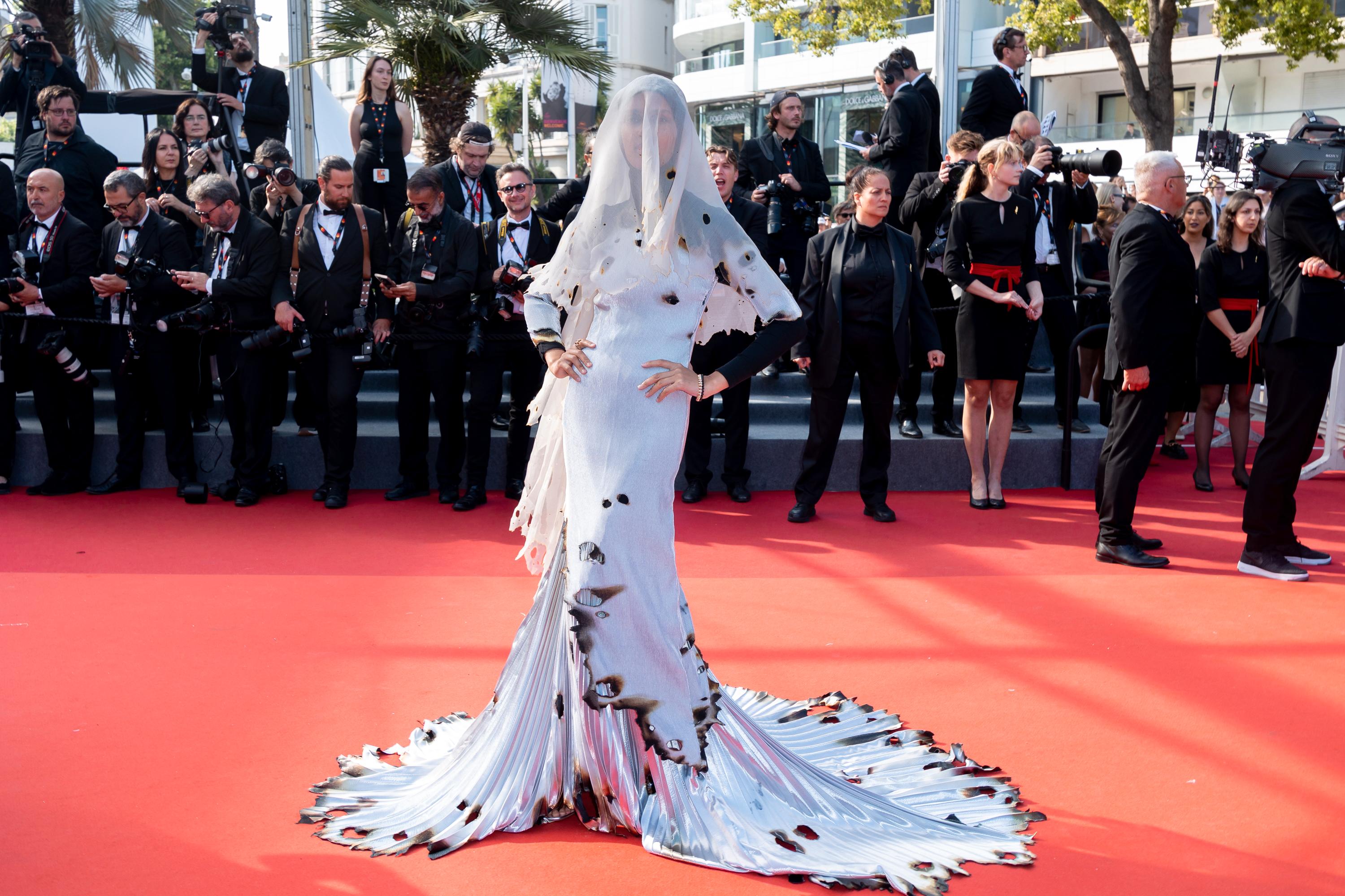 Rawdah Mohamed var iført en haute couture-kjole på den røde Cannes løperen. 