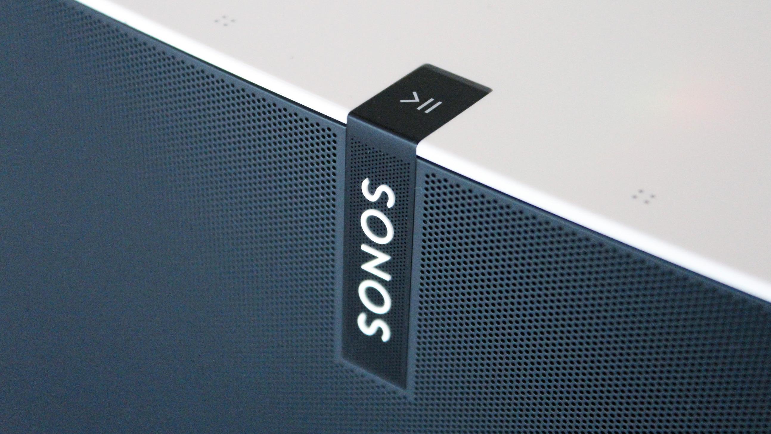 Sonos Play:5 har berøringskontroller så det er blitt lettere å kontrollere musikken. Foto: Espen Irwing Swang, Tek.no