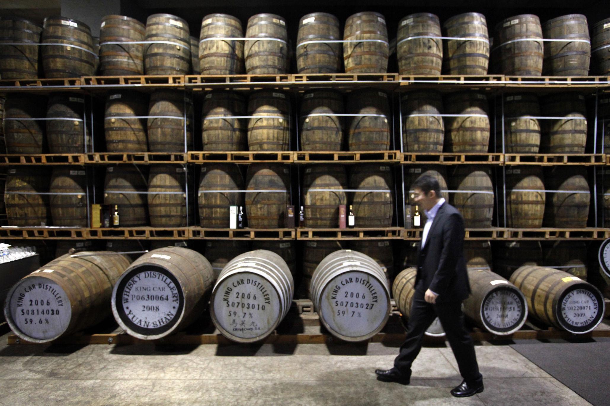 VINNER: Distilleriet til Kavalan i Taiwan gikk av med seieren, og er nå verdens beste single malt whisky. Foto: Nicky Loh/Reuters