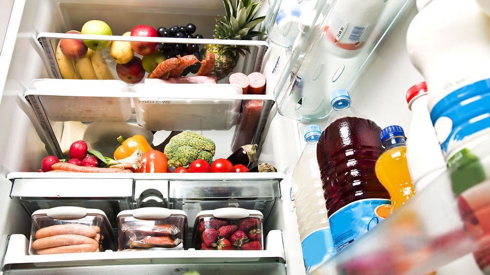 HASHTAG FRIDGEGOALS: Nå skal kjøleskapet været strøkent og stappet med frukt og grønt. Foto: NTB Scanpix