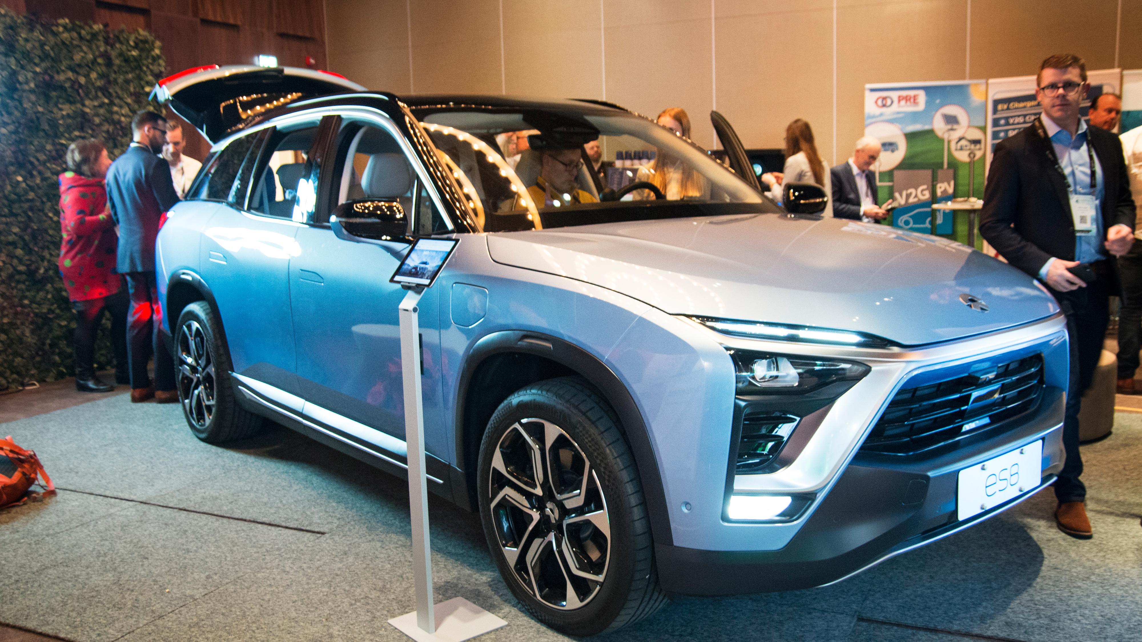 Kinesiske Nio var til stede med modellen ES8 på elbilkonferansen Nordic EV Summit i Oslo i 2019. Nå etablerer de seg med lokale midt på Karl Johan. 