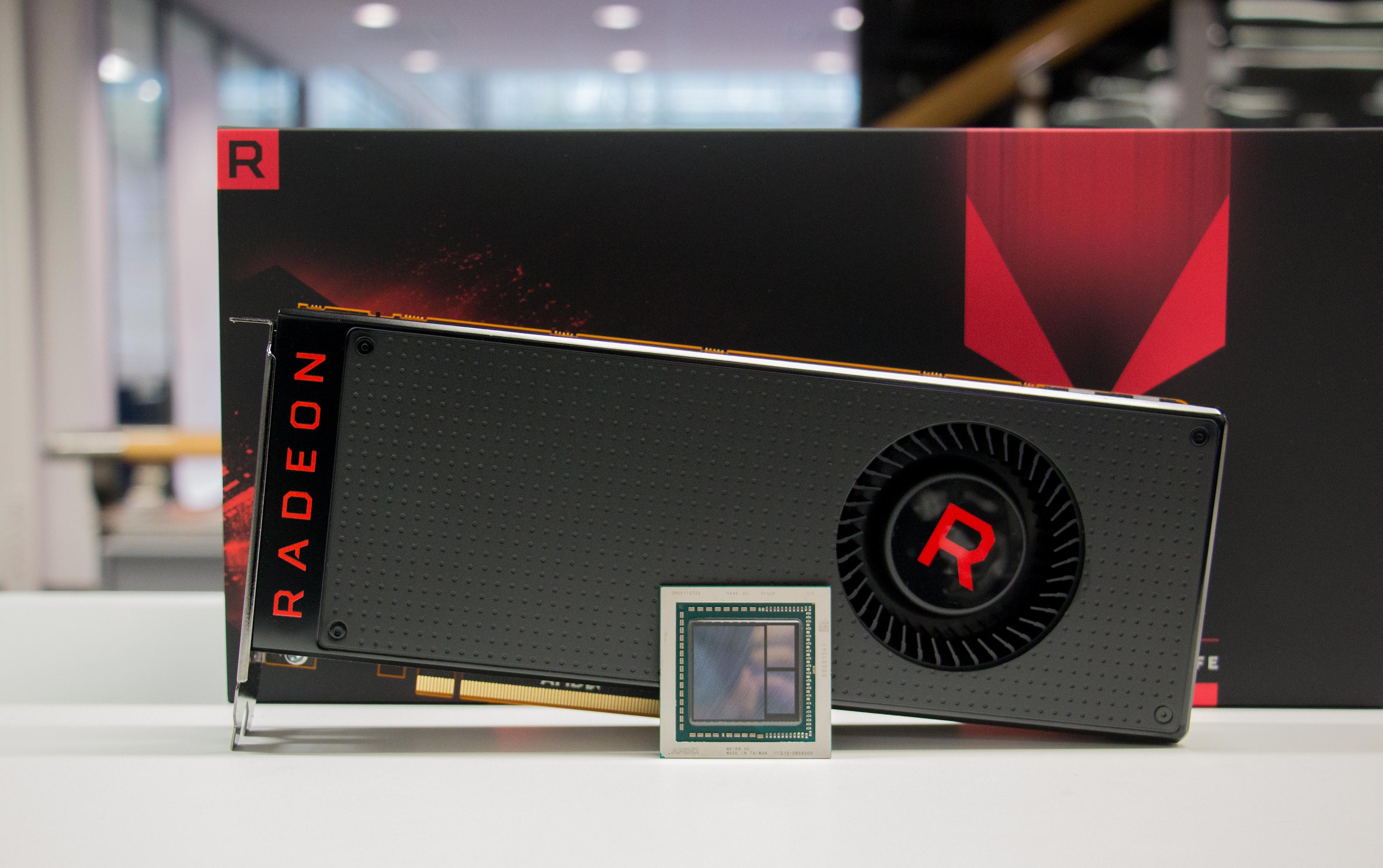 Vega 10 XT-brikken med 12,5 milliarder transistorer står i sentrum av RX Vega 64, AMDs kraftigste grafikkort noensinne.