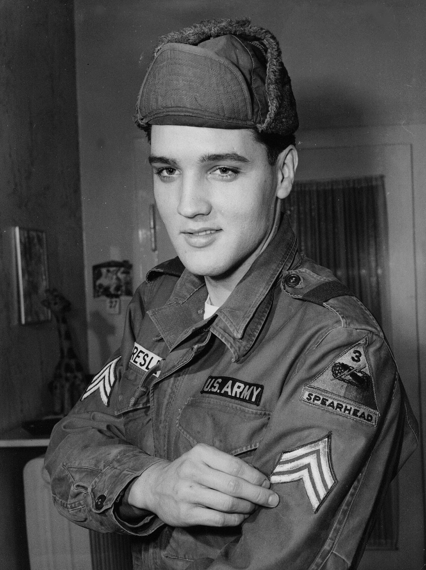 På slutten av 50- og begynnelsen av 60-tallet var Elvis i militæret. 