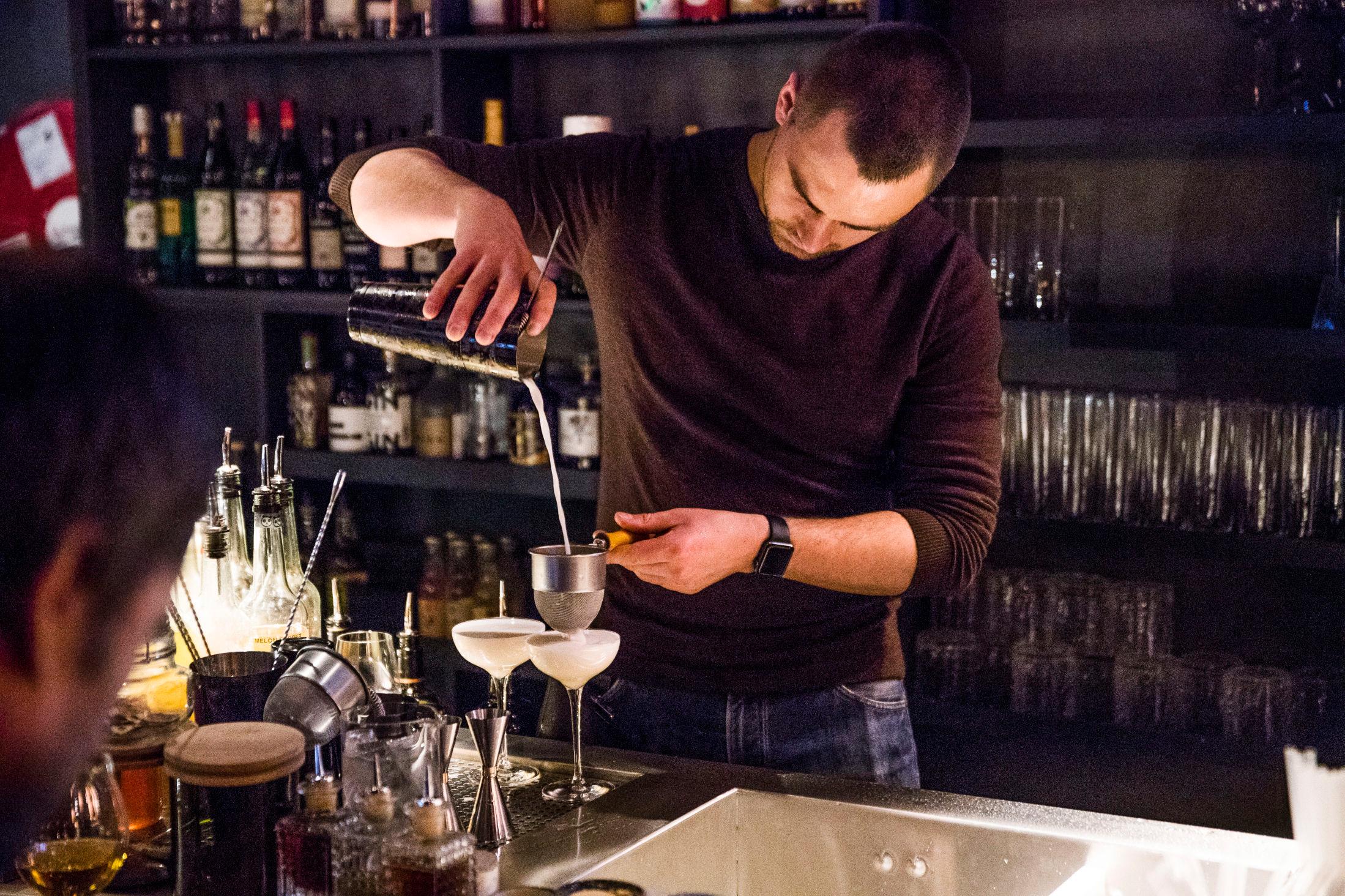 VARIERT: Restauranten serverer også cocktails. Foto: Frode Hansen/VG