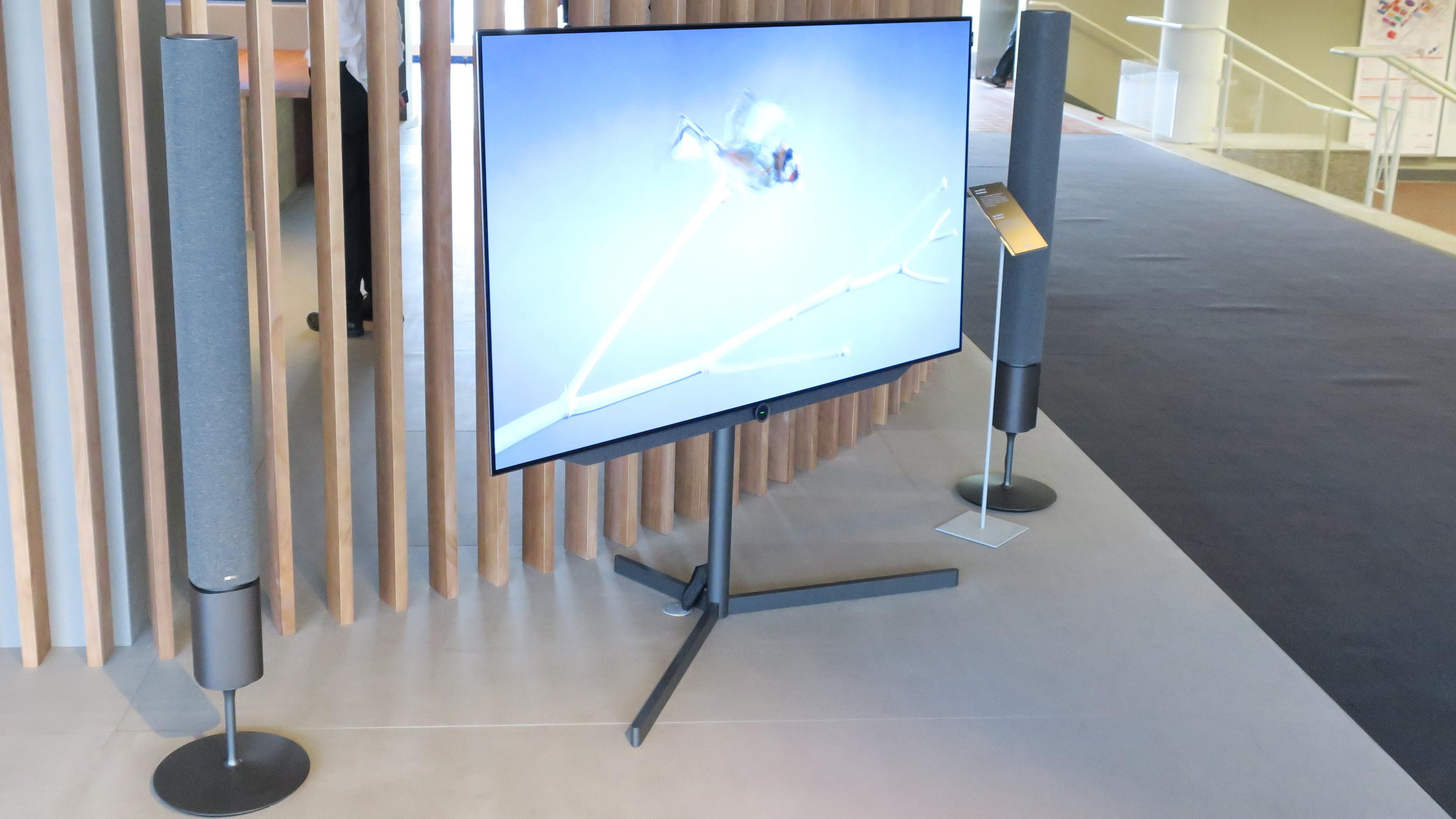 Tyske Loewe viser muskler med sin nye OLED-TV