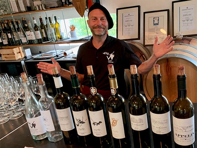 GÅR MOT STRÖMMEN Jeppe Appelin på Vejby vingård i Vejbystrand går emot den vita trenden i Sverige och gör enbart röda viner.
