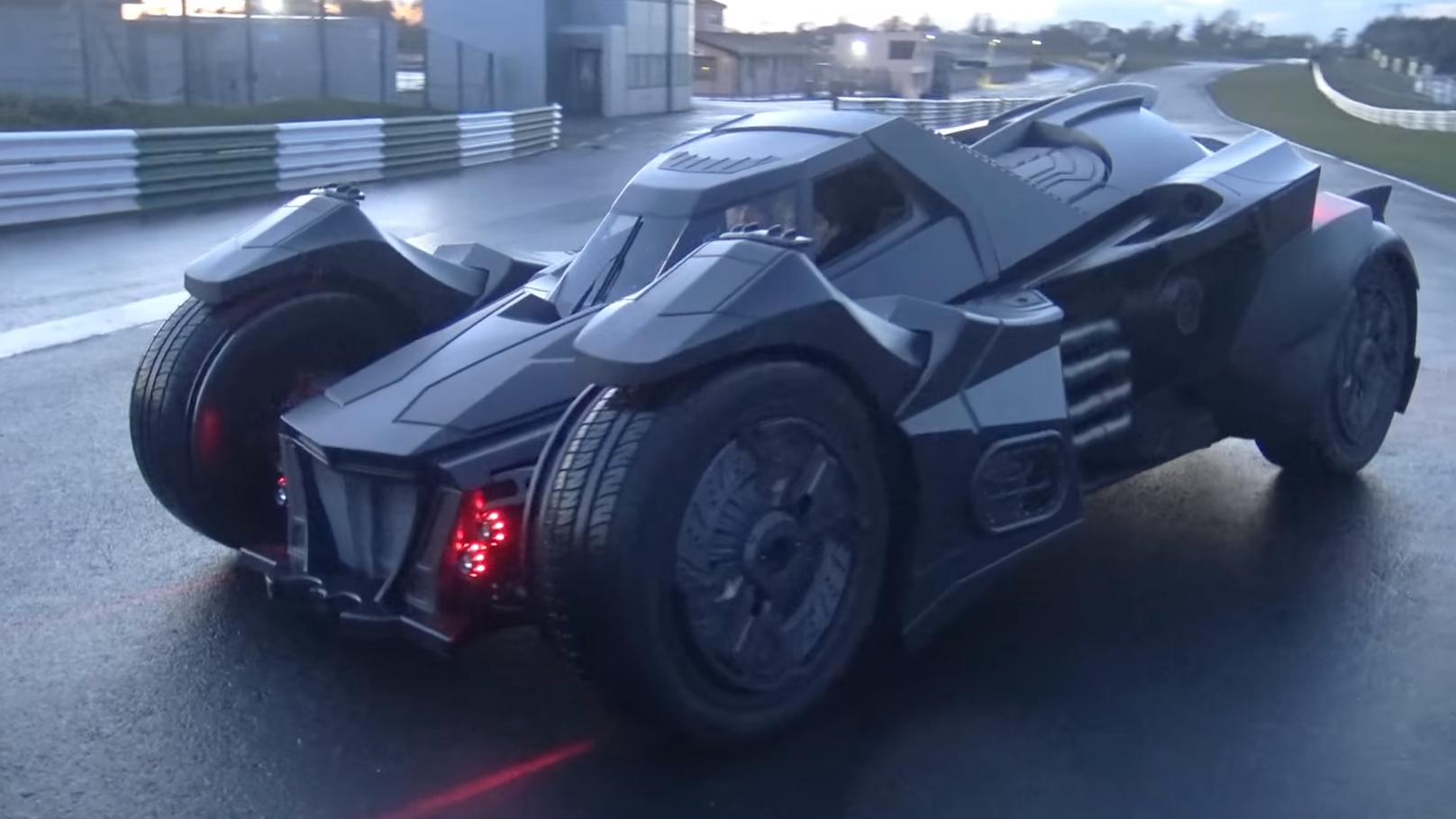 En ingeniør fra Koenigsegg bygde en «ekte» batmobil sammen med noen rike bilentusiaster