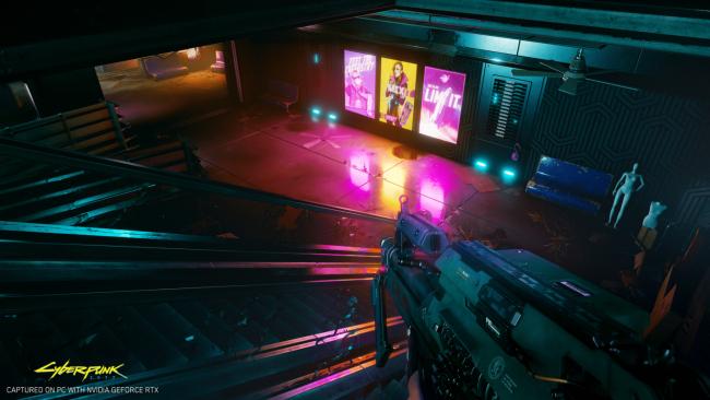 En scene fra Cyberpunk 2077 med strålesporing. Legg merke til lysrefleksjonene, som kun blir tilgjengelig på neste gnerasjon konsoller. Skjermbildet viser trolig PC-verjonen av spillet. 