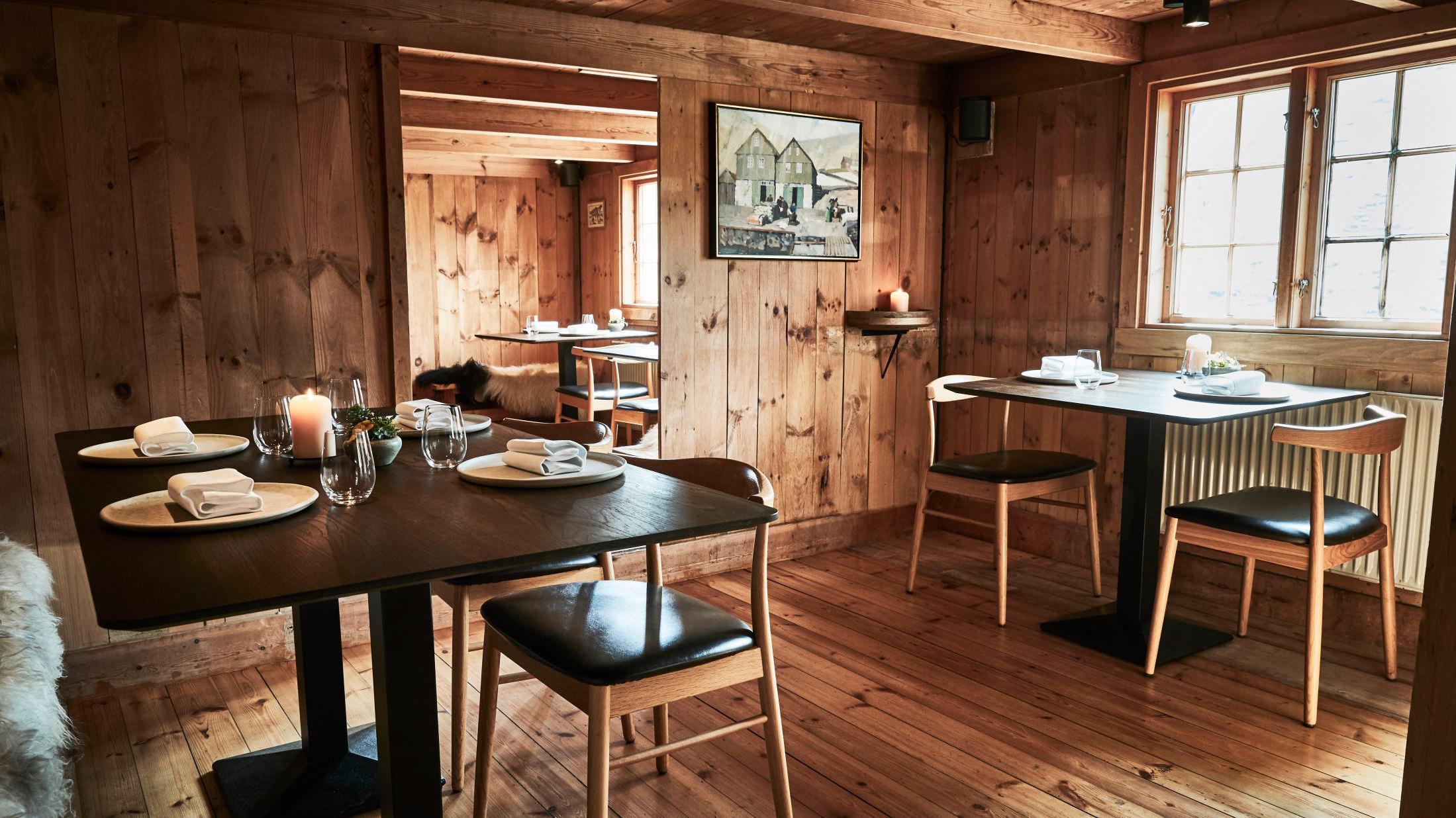 RESTAURANTSENSASJON: Restaurant Koks minner mest om en hytte i ingenmannsland, men kan skilte med to stjerner i Michelin-guiden.  Foto: Claes Bech-Poulsen/Koks