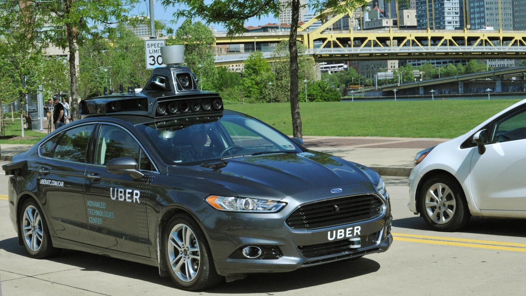 Uber har et stort prosjekt med selvkjørende biler, som her fra Pittsburgh.