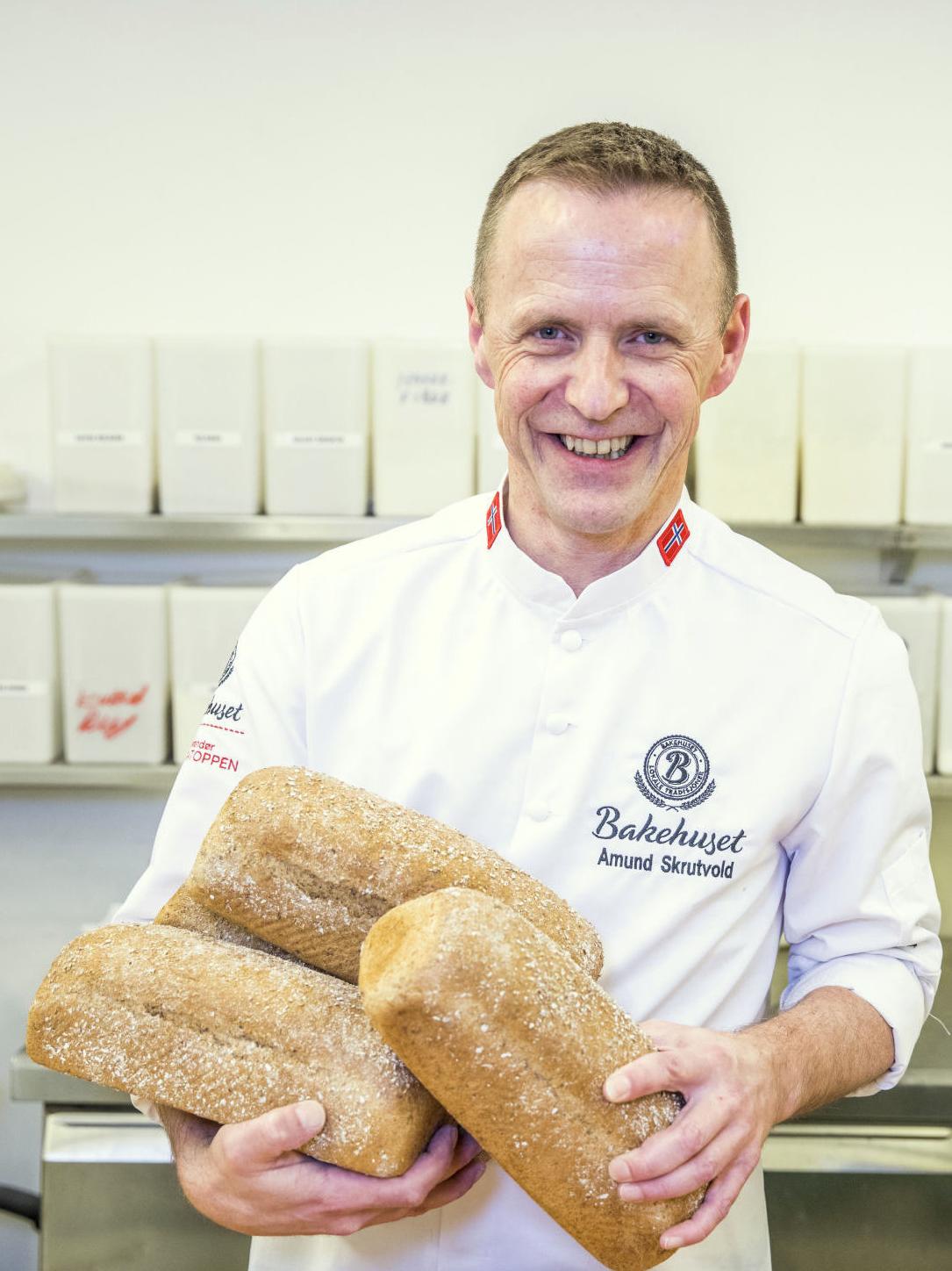BAKERMESTER: Amund Skrutvold er produktutviklingssjef i Bakehuset, og var den norske OL-troppens brødbaker i 2018.
